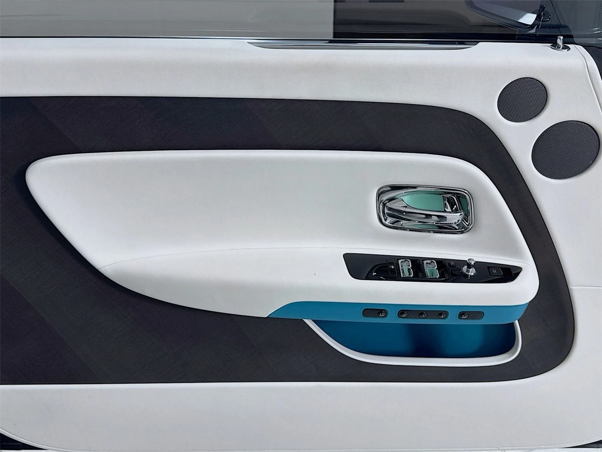 mph015_101369409_3389851c1040b1730089152fbdd8ccb7x_dd4ad41d96