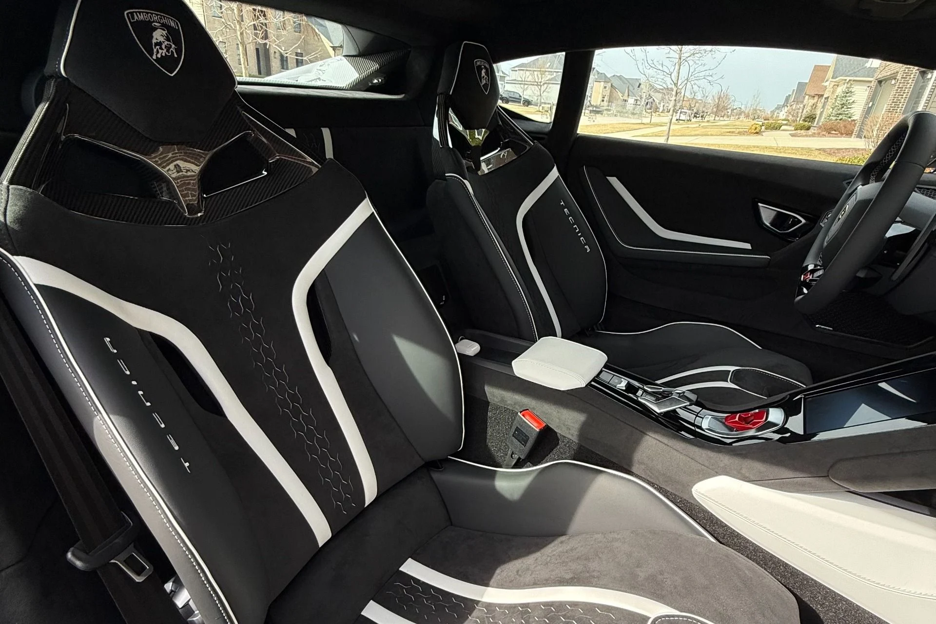 mph015_1014011485_Used_2024_Lamborghini_Huracan_Tecnica_1749685909_f37f8b3d82