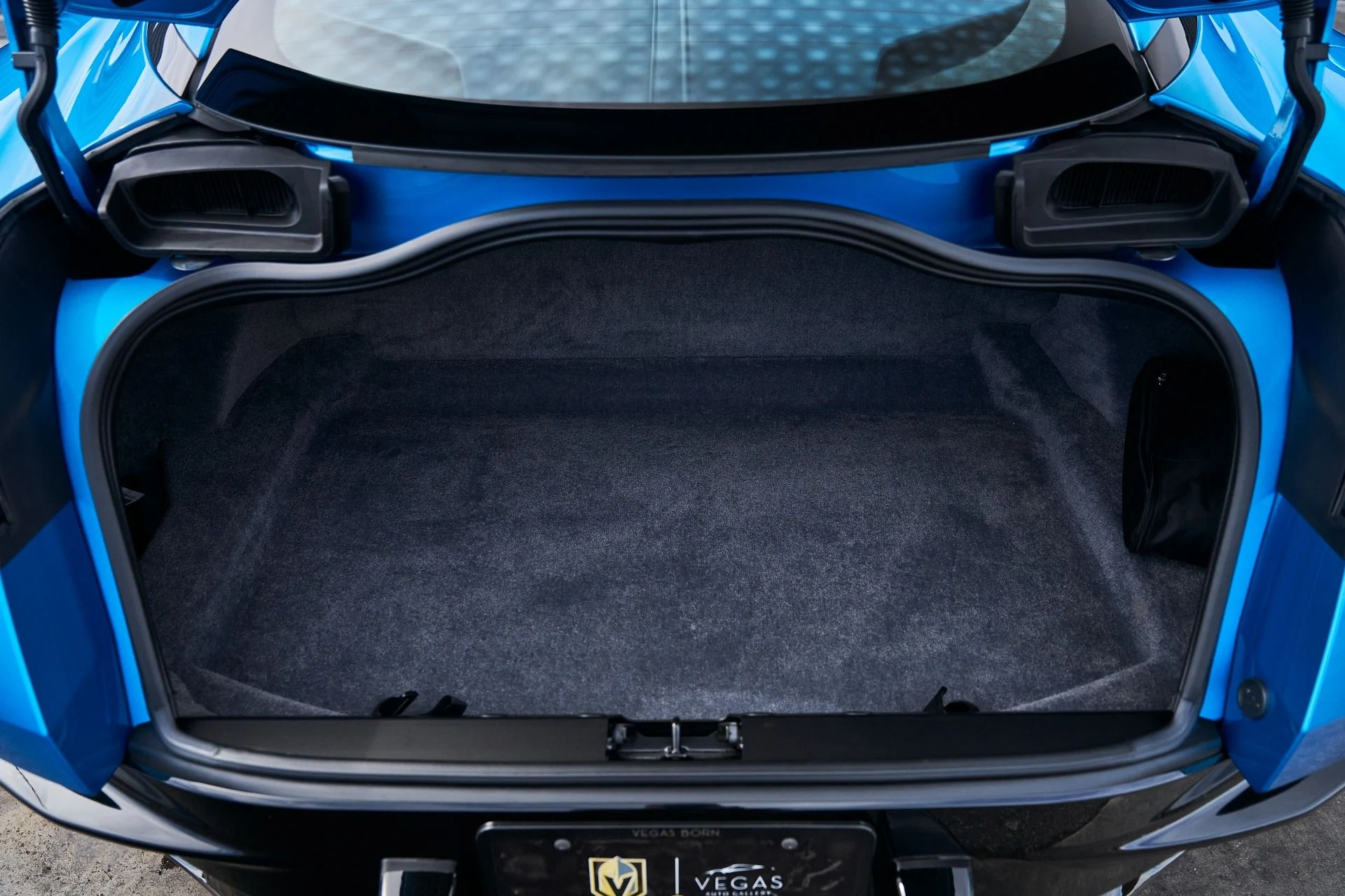 mph015_1016451457_Used_2024_Aston_Martin_DB_12_1772677903_4c83541faf