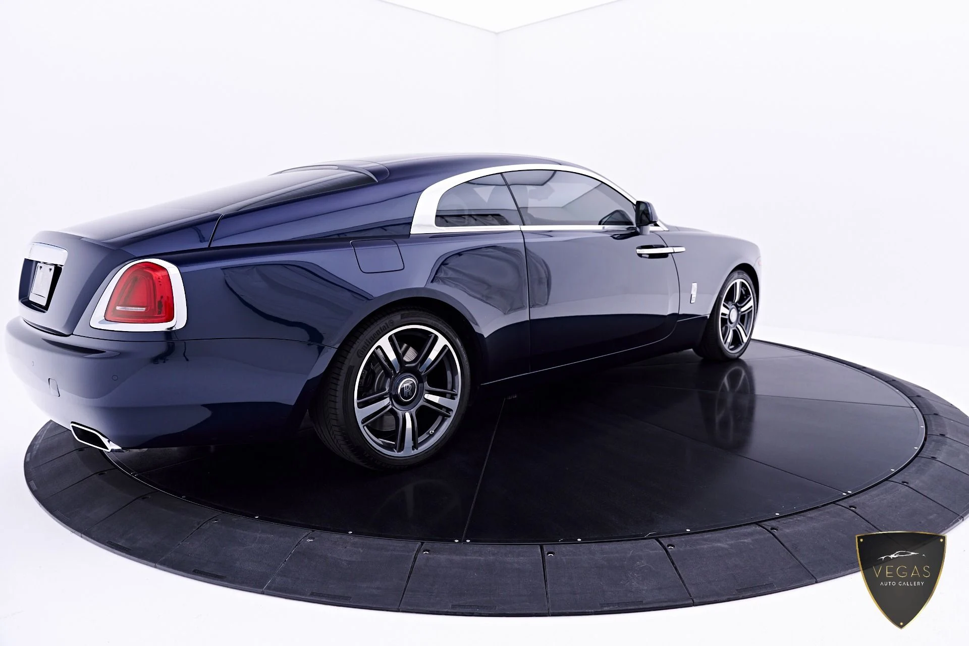 mph015_1017278492_Used_2017_Rolls_Royce_Wraith_Base_1782429910_338213b053