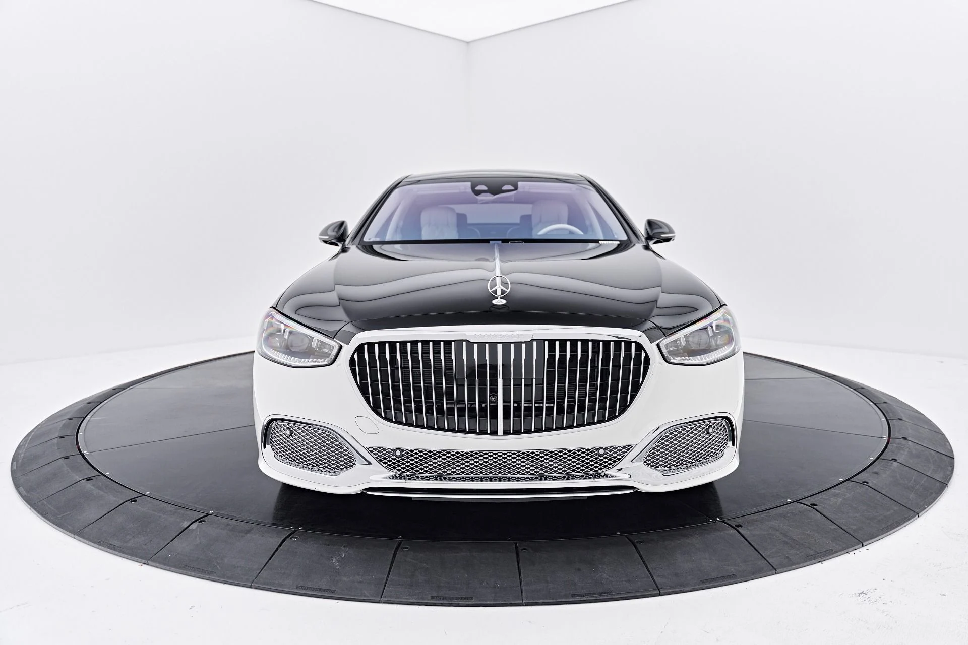 mph015_1025202525_Used_2023_Mercedes_Benz_S_Class_Maybach_S_680_1790207141_86bc61c301