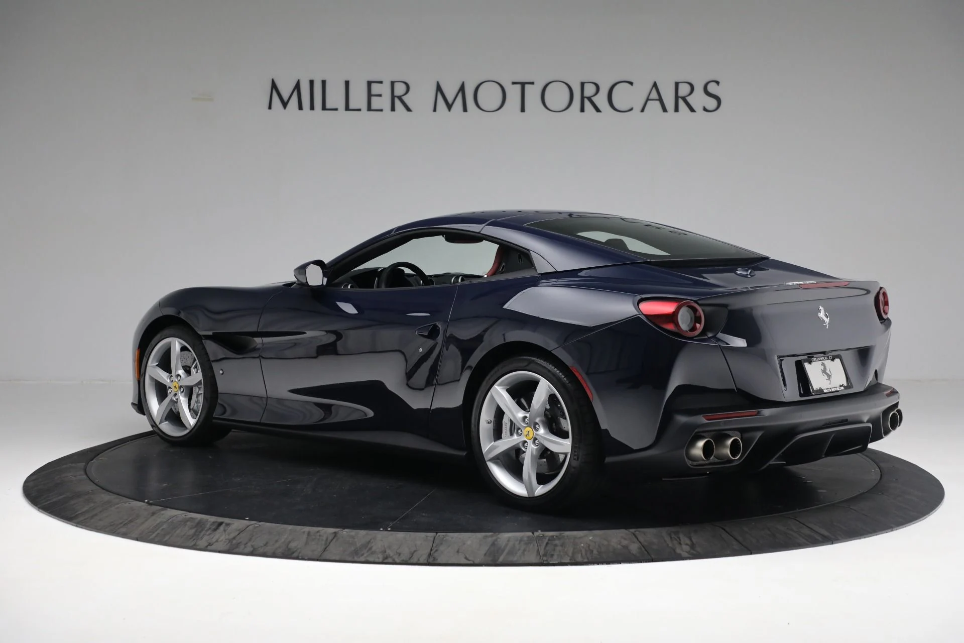 mph015_1028558524_Used_2019_Ferrari_Portofino_ed2d0adcee