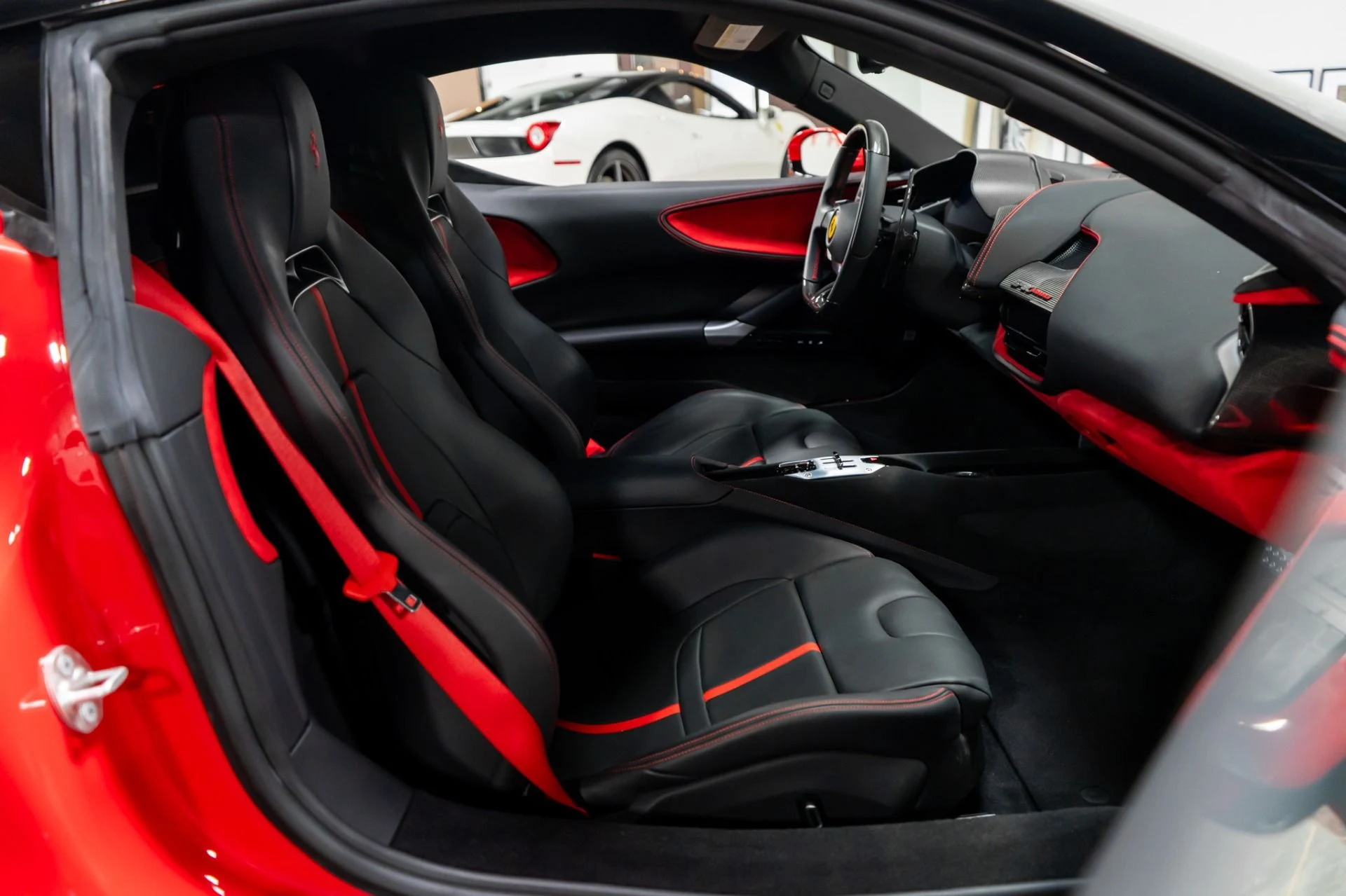 mph015_1028998195_Used_2023_Ferrari_SF_90_Stradale_1758051798_c09375f6d8