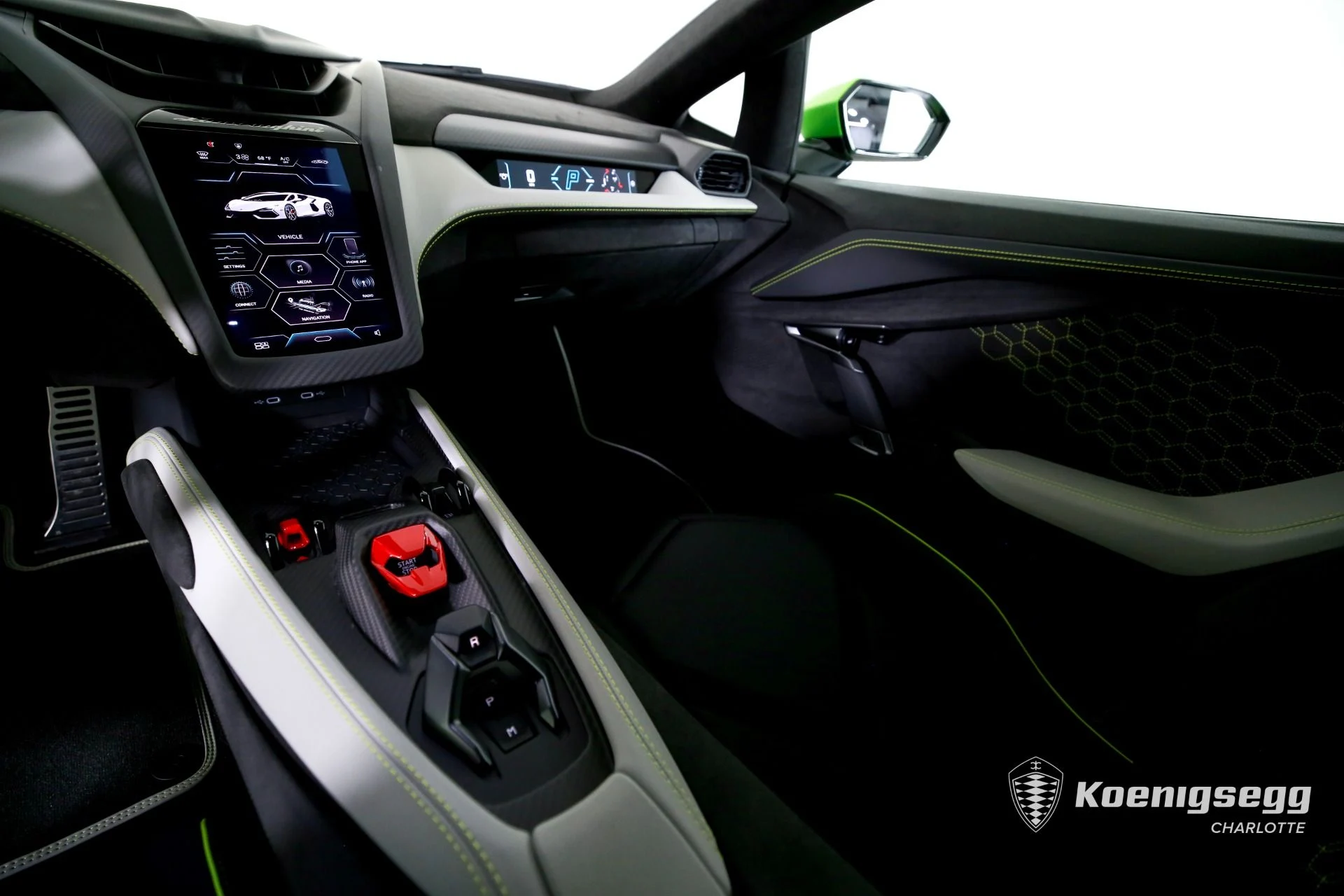 mph015_1033735402_Used_2024_Lamborghini_Revuelto_1774640458_f2bb22ad8a