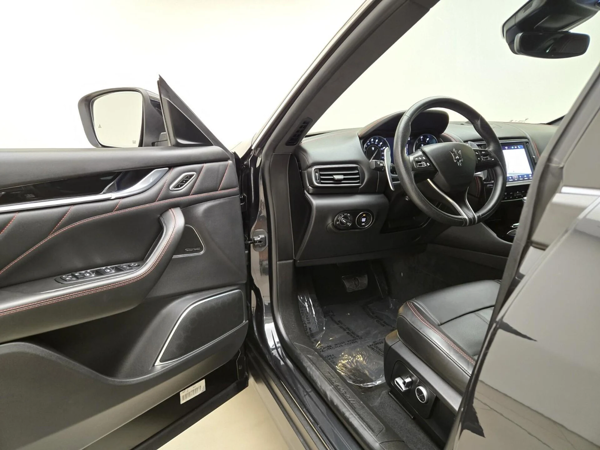 mph015_1037027641_Used_2024_Maserati_Levante_GT_1777354942_aa4c862a5e