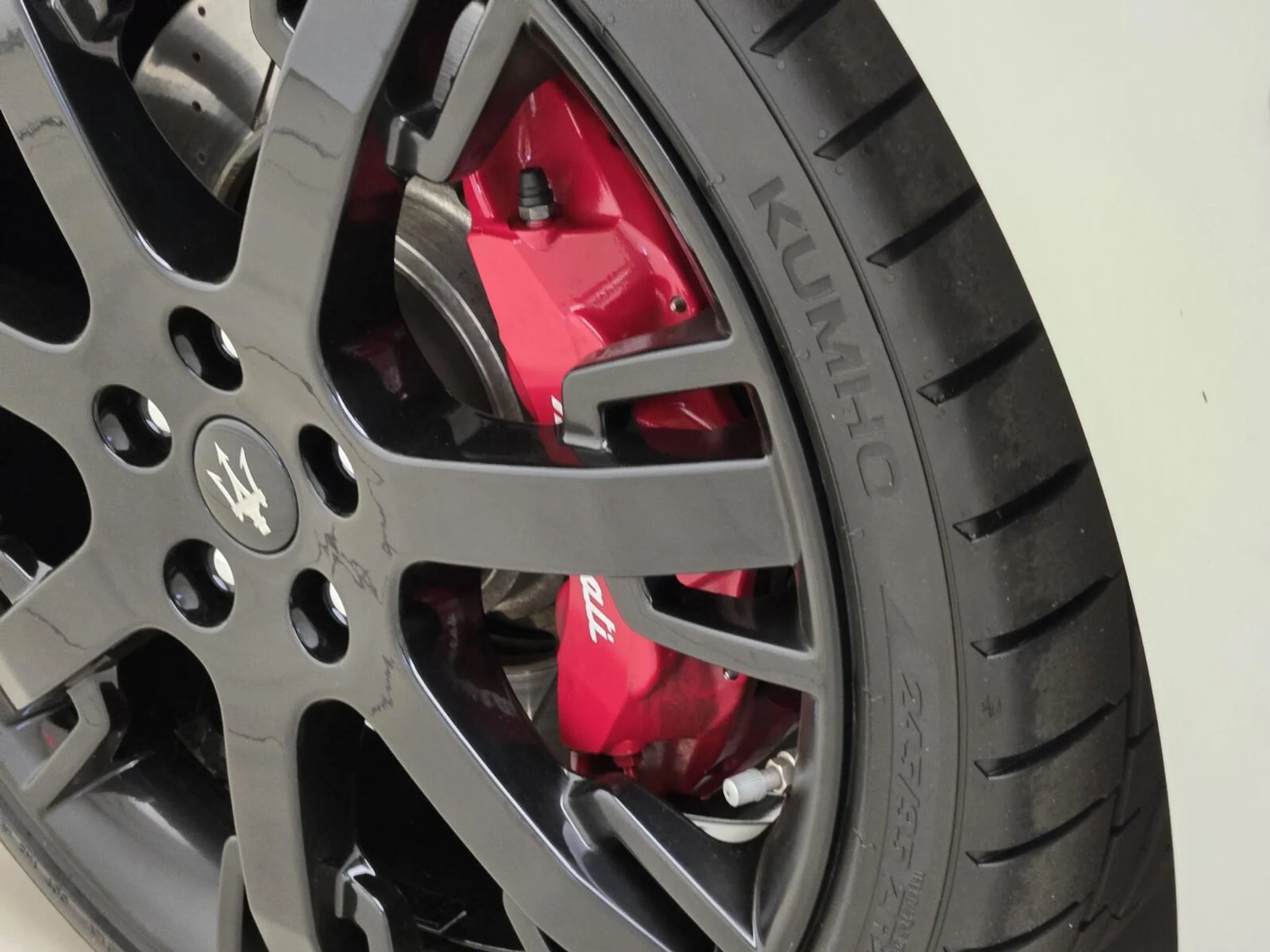 mph015_1038897677_Used_2018_Maserati_Gran_Turismo_Sport_1753858100_25a68213c6