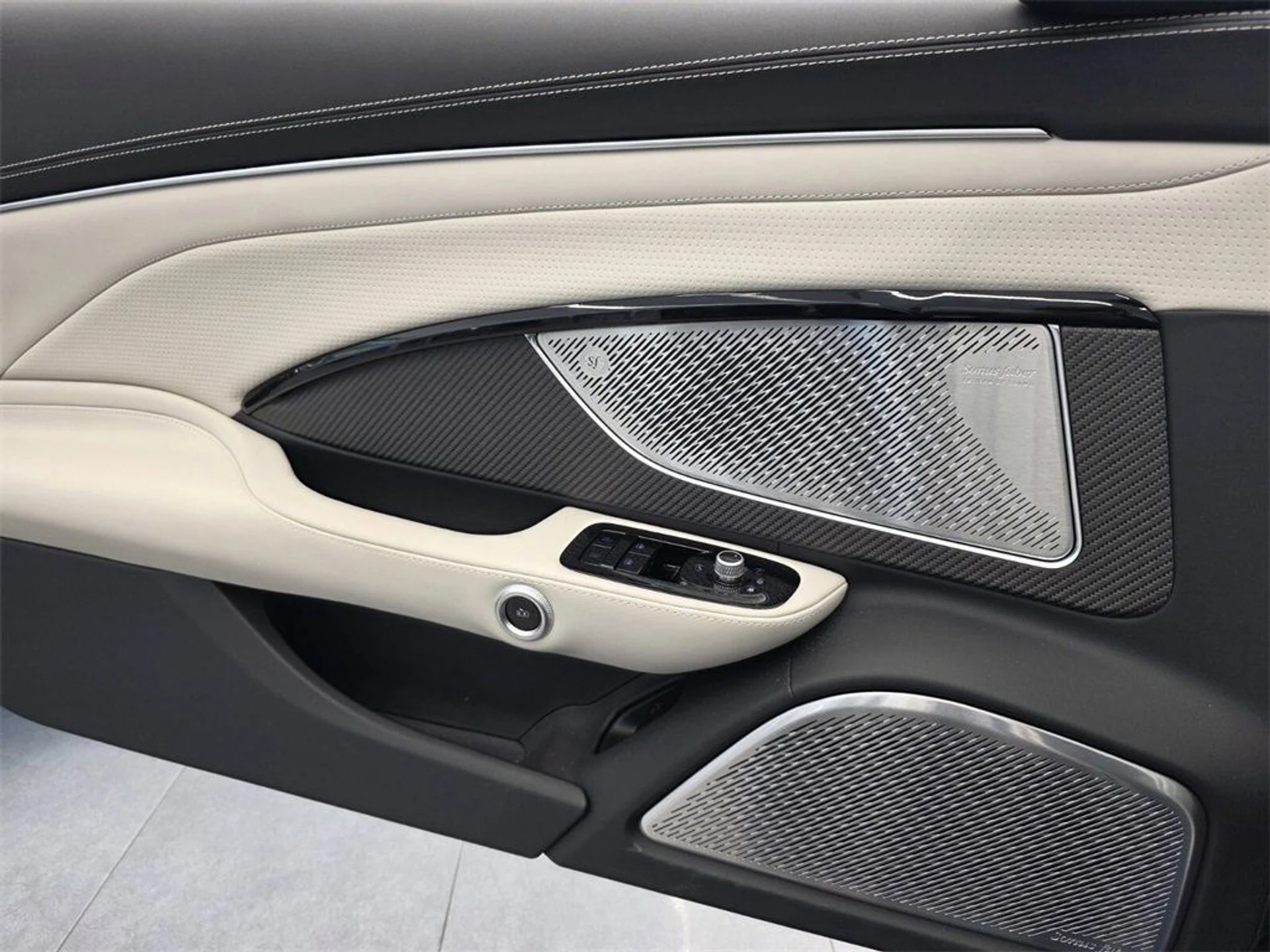 mph015_1049137904_a3ddbb3b60560def6c58abf82f0b04c7_373fc3c97f