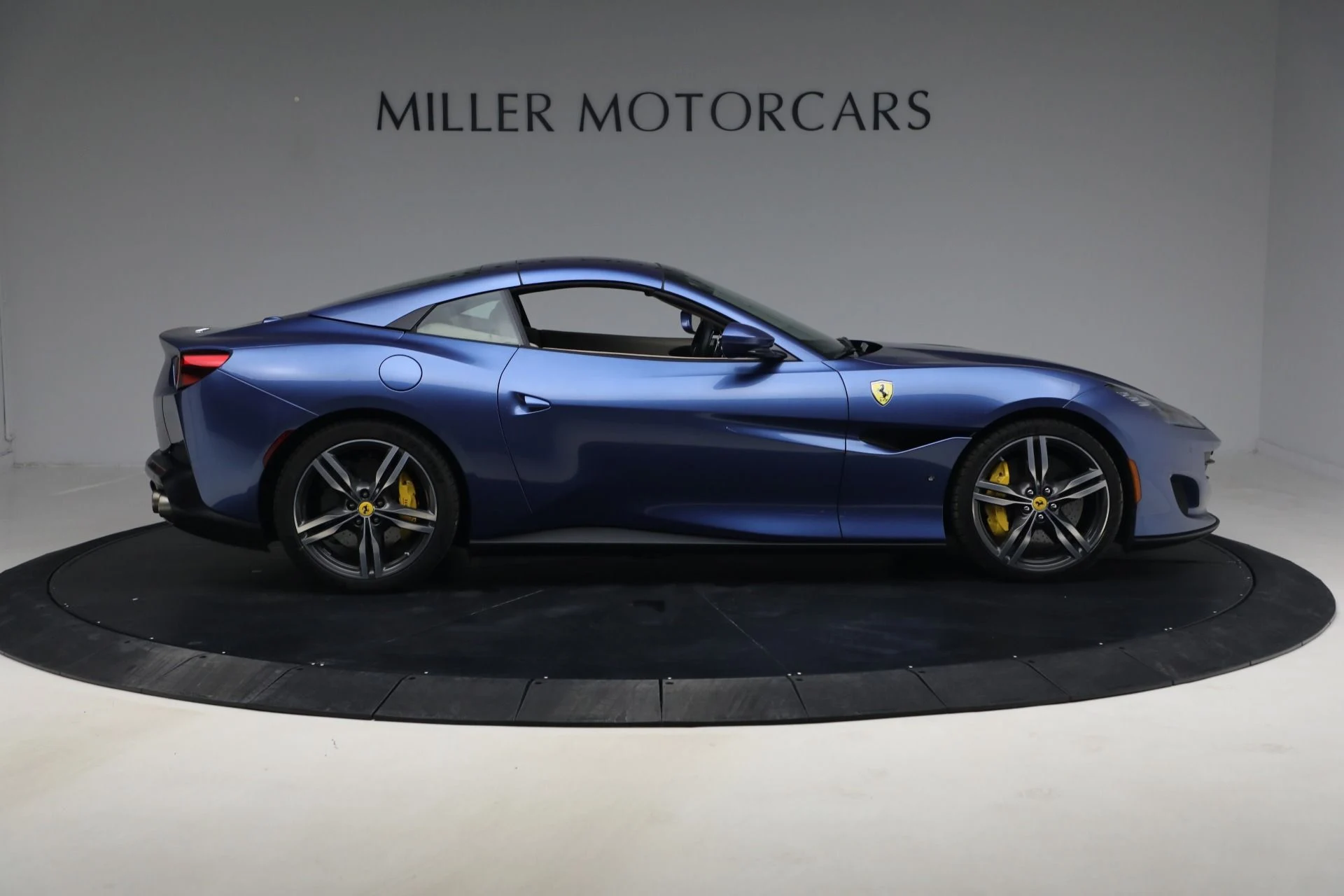 mph015_1050347330_Used_2020_Ferrari_Portofino_1771280050_890131ed85