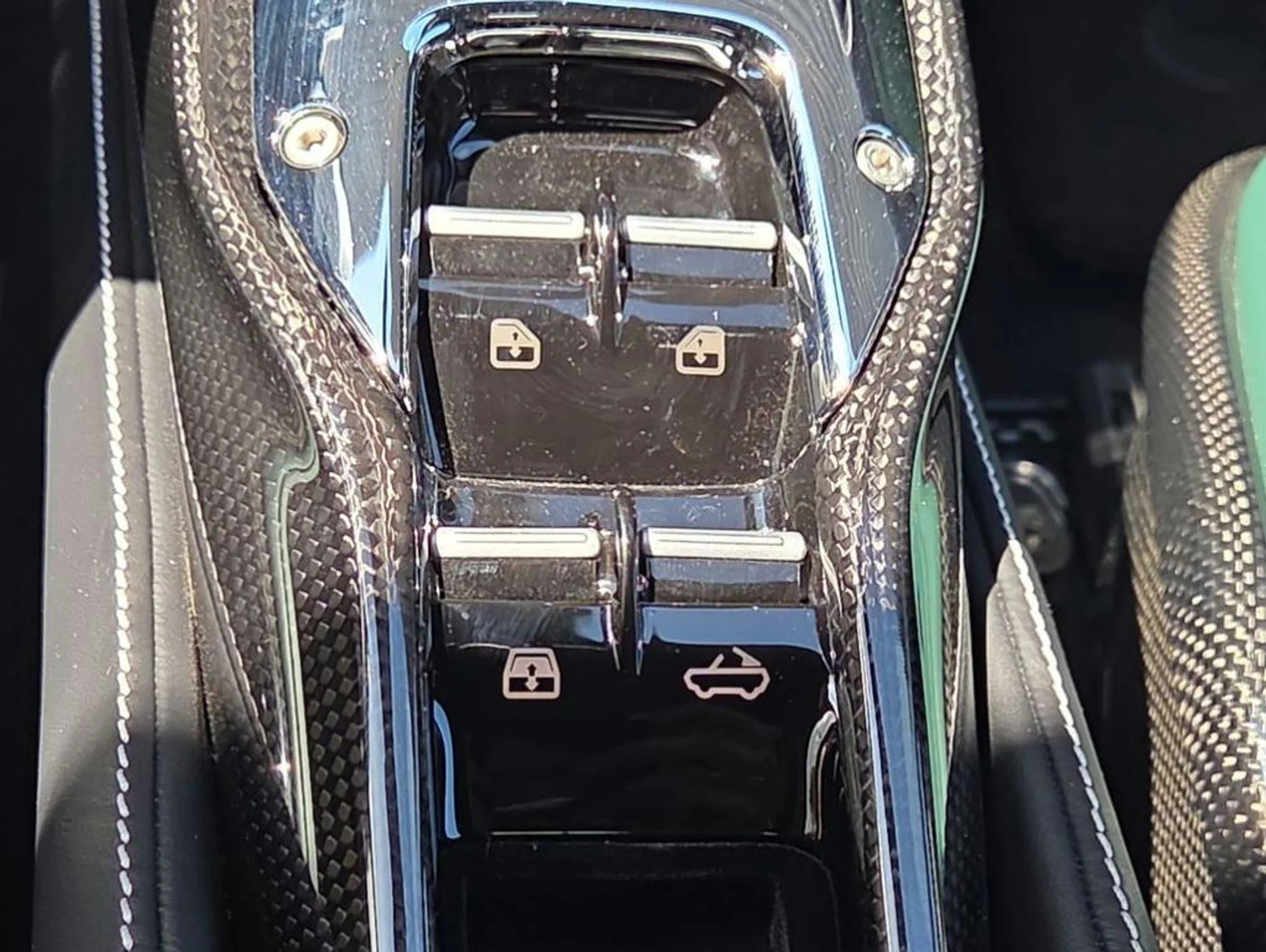 mph015_1051484257_b31_F_Kfs_NE_1_DR_0_Ov3e8h_Qd_X3_5bk_b8b3f6dfe0