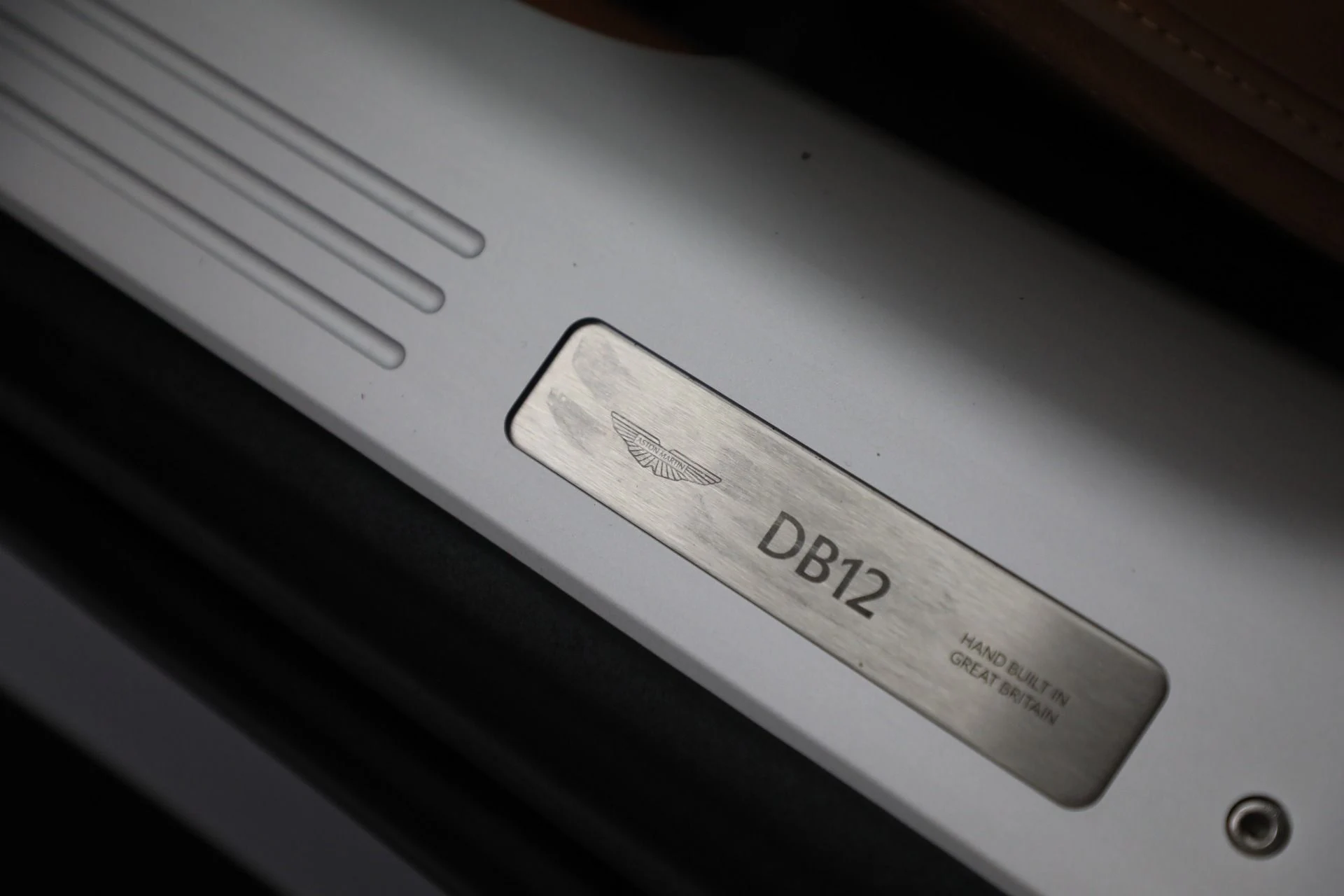 mph015_1051517581_New_2025_Aston_Martin_DB_12_V8_af40af555a