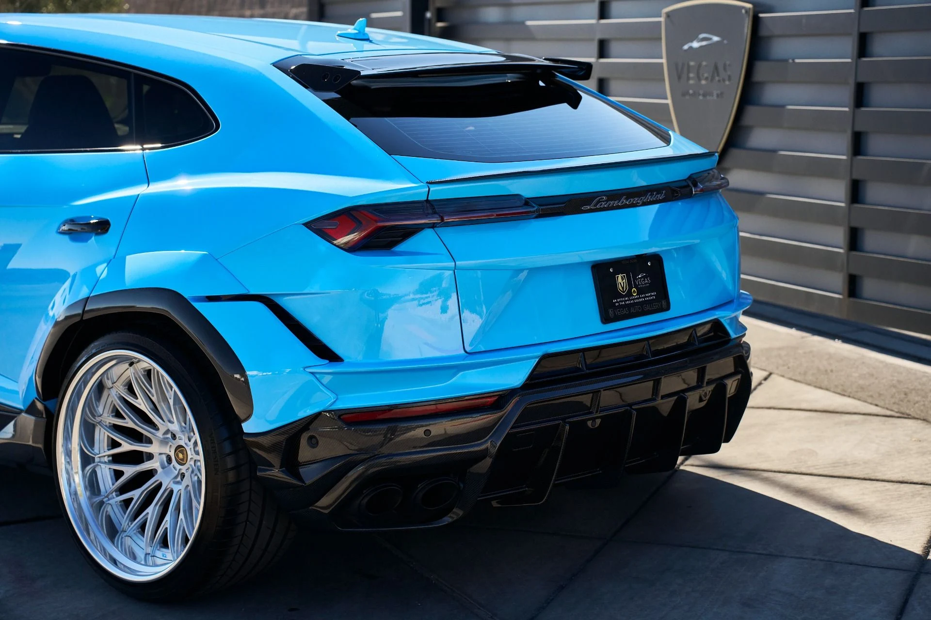 mph015_1051712631_Used_2024_Lamborghini_Urus_Performante_1764957586_a9dba5d95c