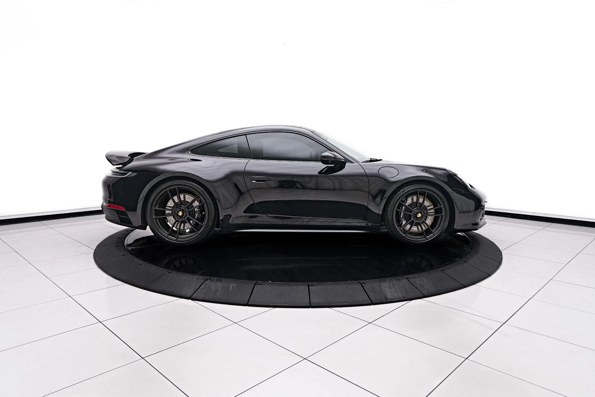 mph015_1053135525_Used_2023_Porsche_911_Carrera_4_GTS_1754606434_55d75dfb81