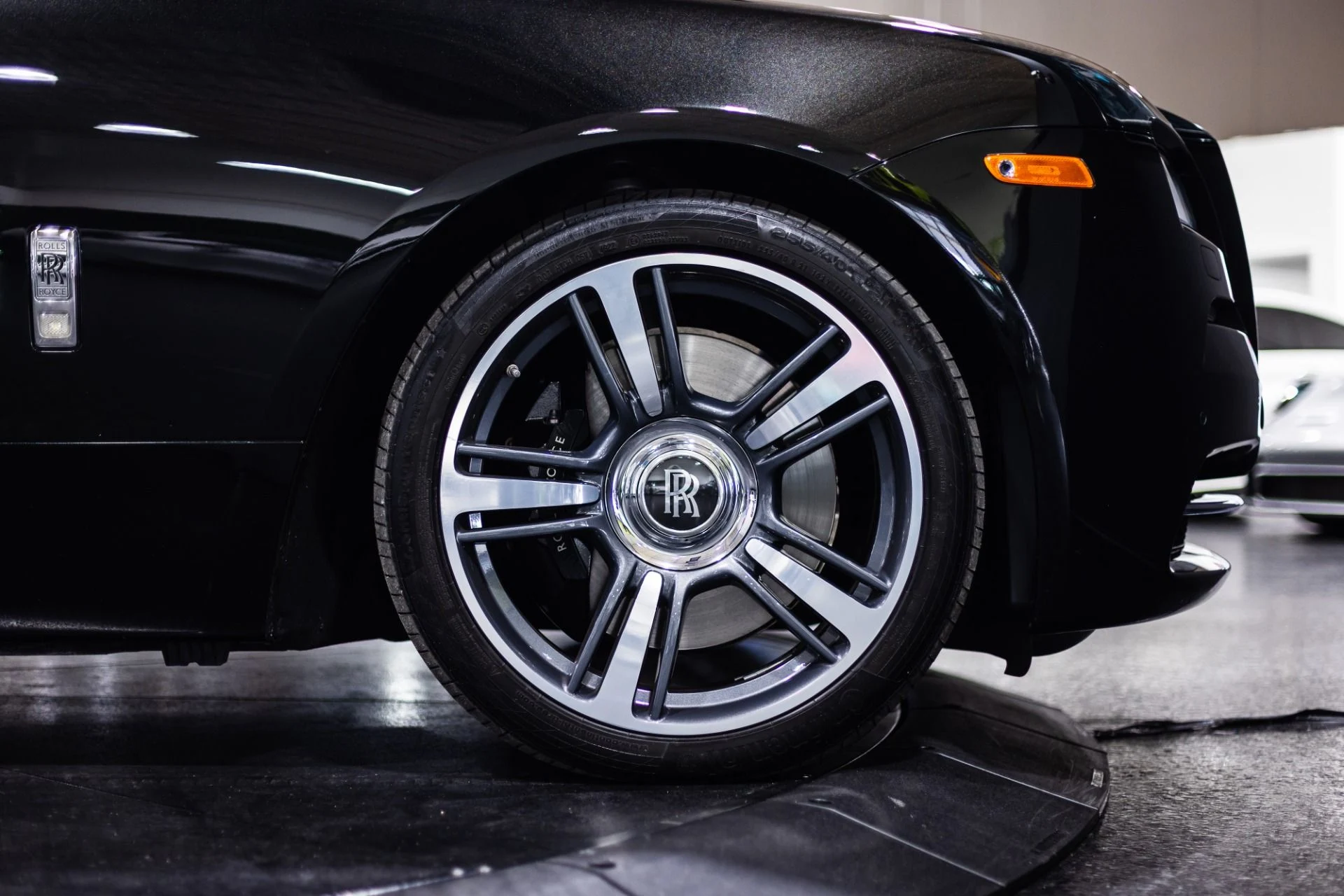 mph015_1056045383_Used_2014_Rolls_Royce_Wraith_Starlight_Headliner_1771282245_c2ae62b5e1