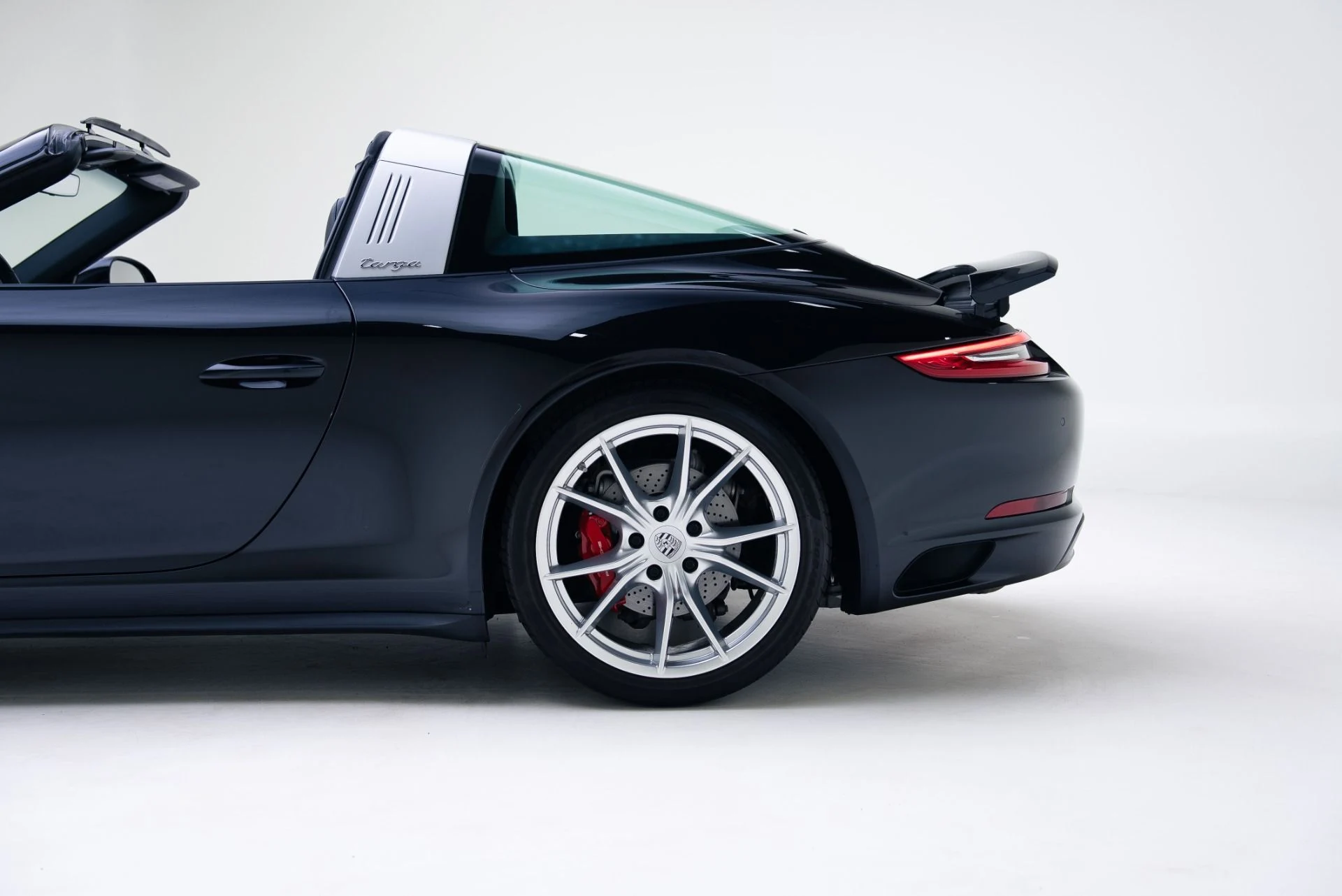 mph015_1057163744_Used_2018_Porsche_911_Targa_4_S_1767827932_0019a02601