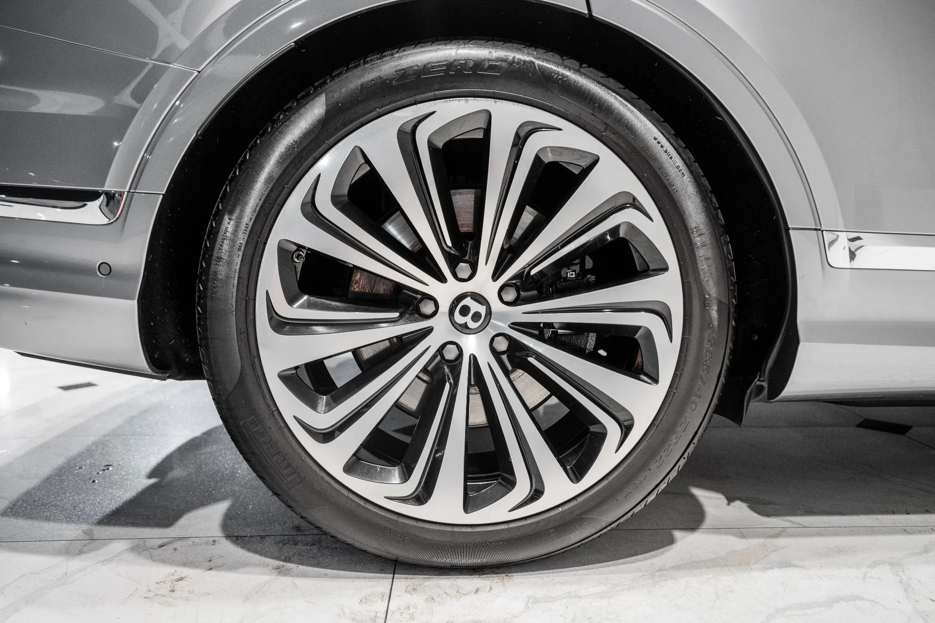 mph015_1070283146_Used_2022_Bentley_Bentayga_V8_1792247814_531e9916cd