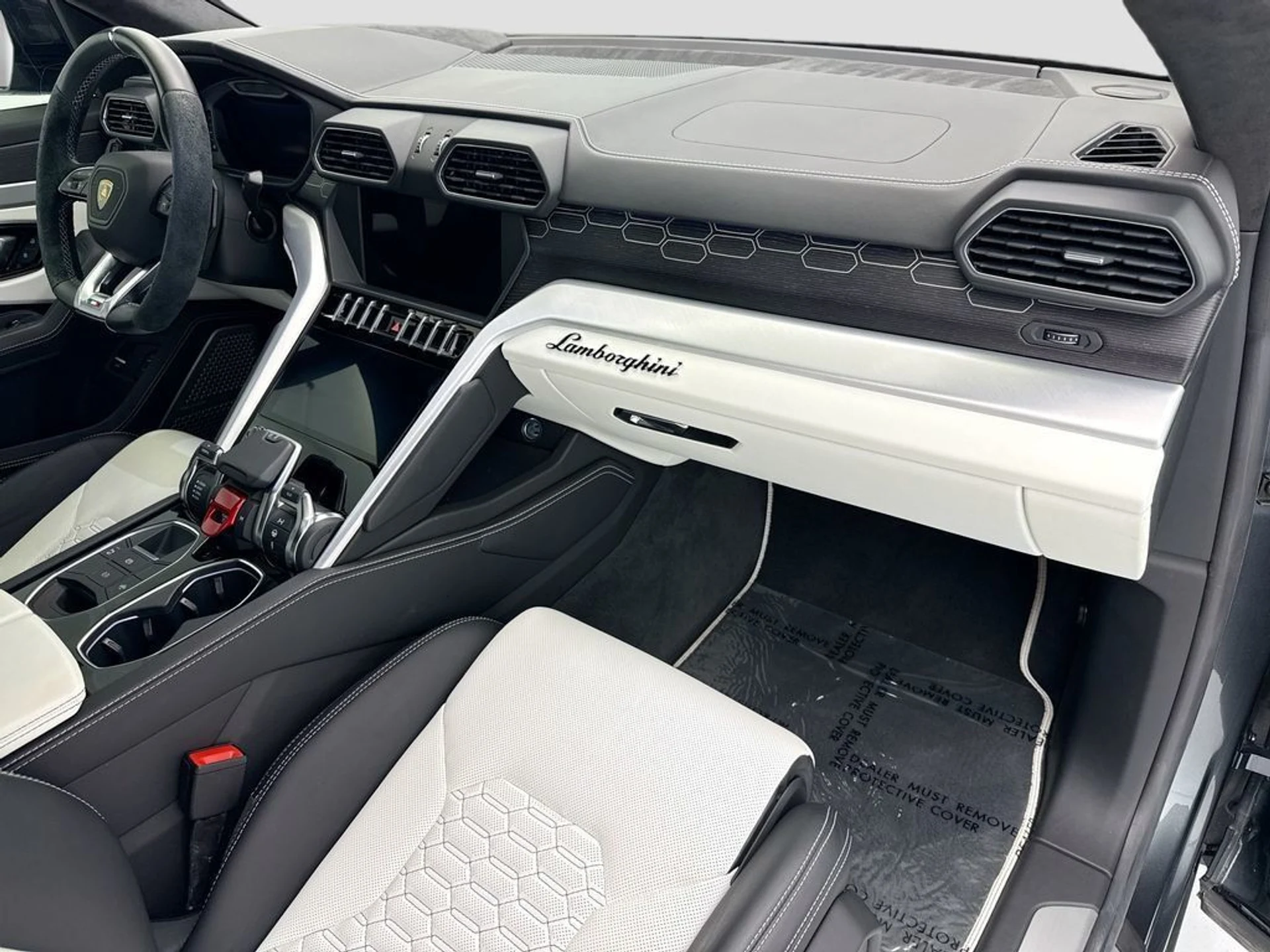 mph015_1071205909_used_2019_lamborghini_urus_awd_8119_23021211_16_1024_ed66105f53