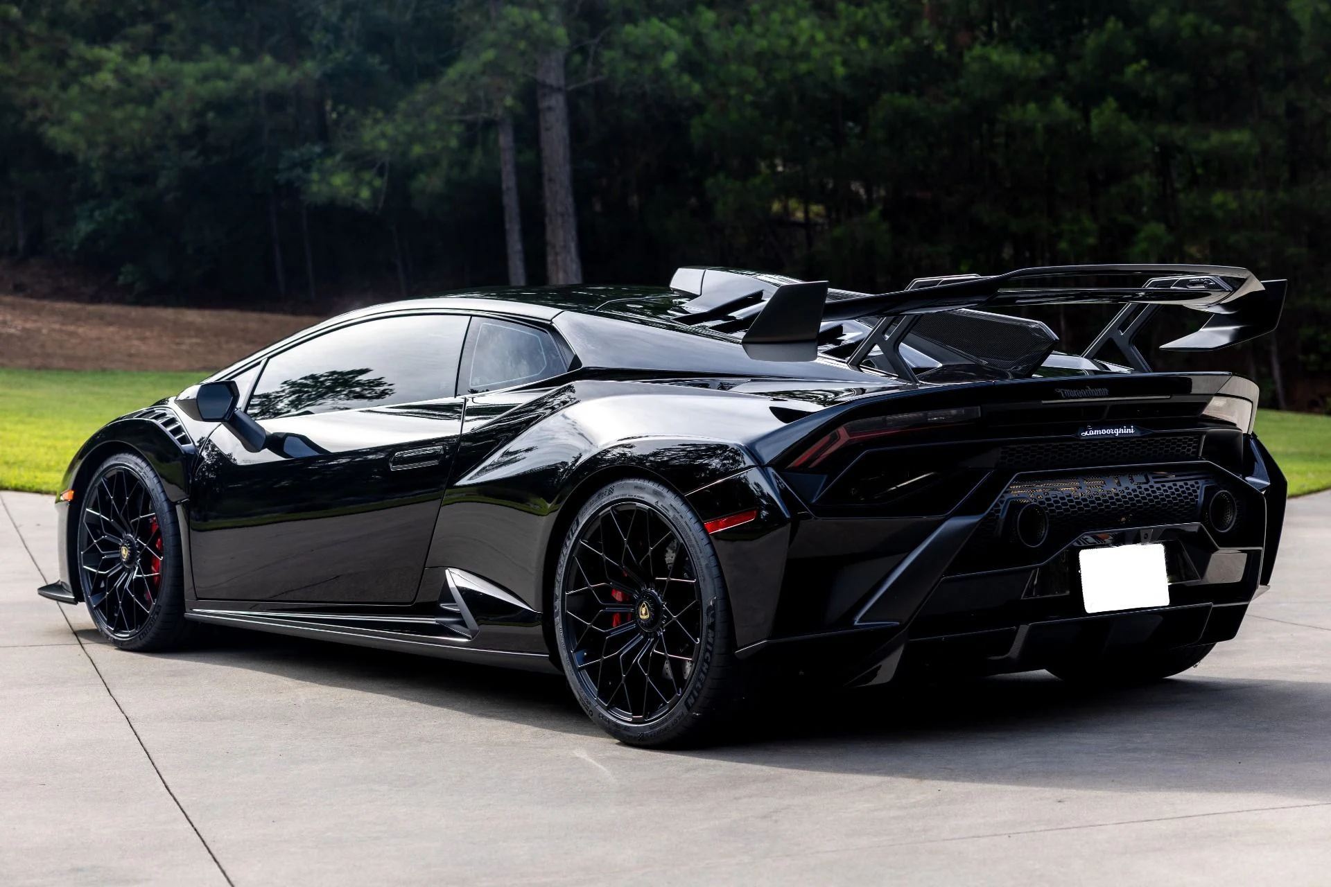 mph015_1071596488_Used_2021_Lamborghini_Huracan_STO_1781723231_1bcaaff18b