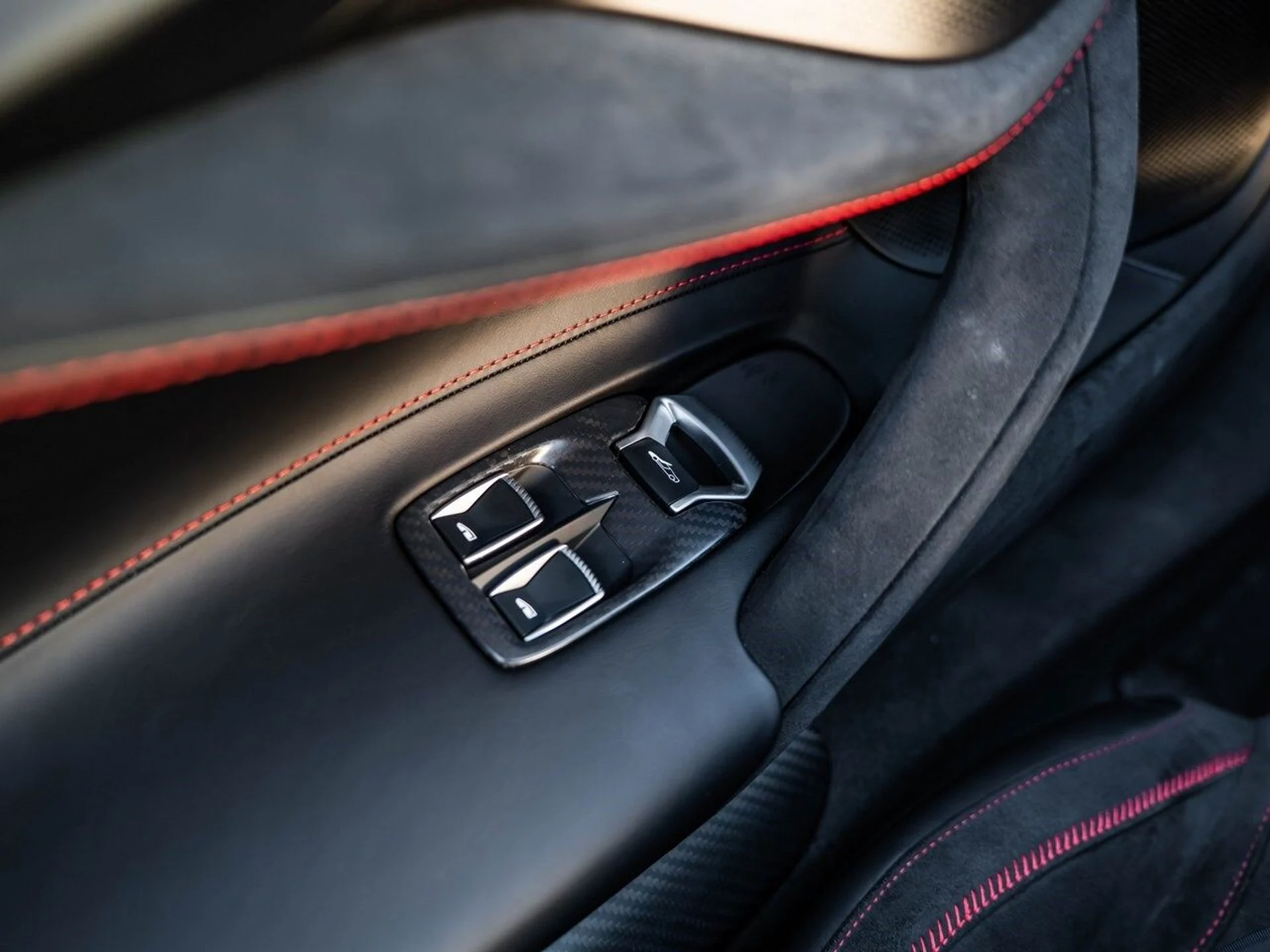 mph015_1077978588_1753385981fbc56428aecd49e6a65b92x_b54ee6c826