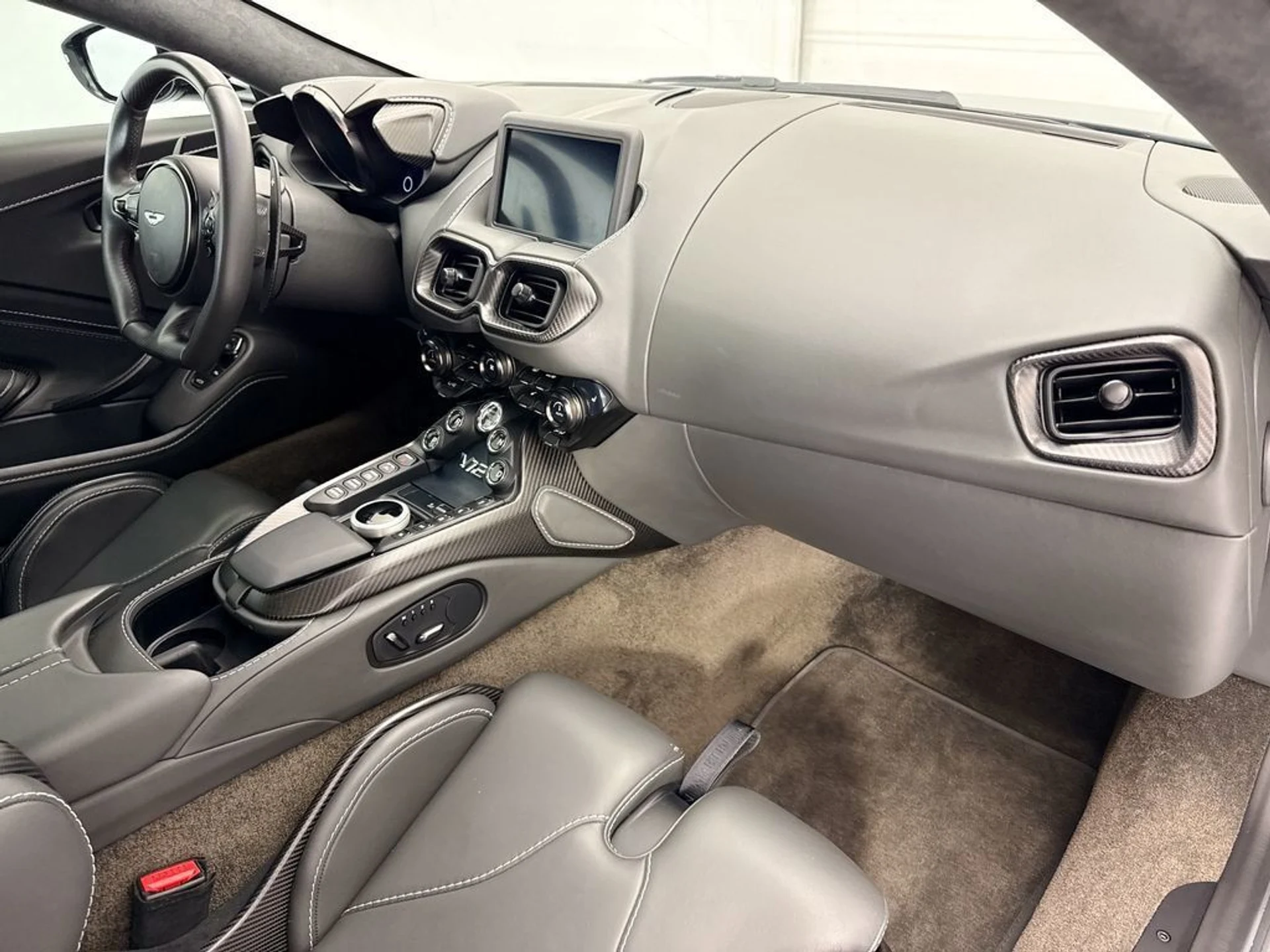 mph015_1079452862_used_2023_aston_martin_vantage_v12coupe_8119_23004338_16_1024_e281c6ad74