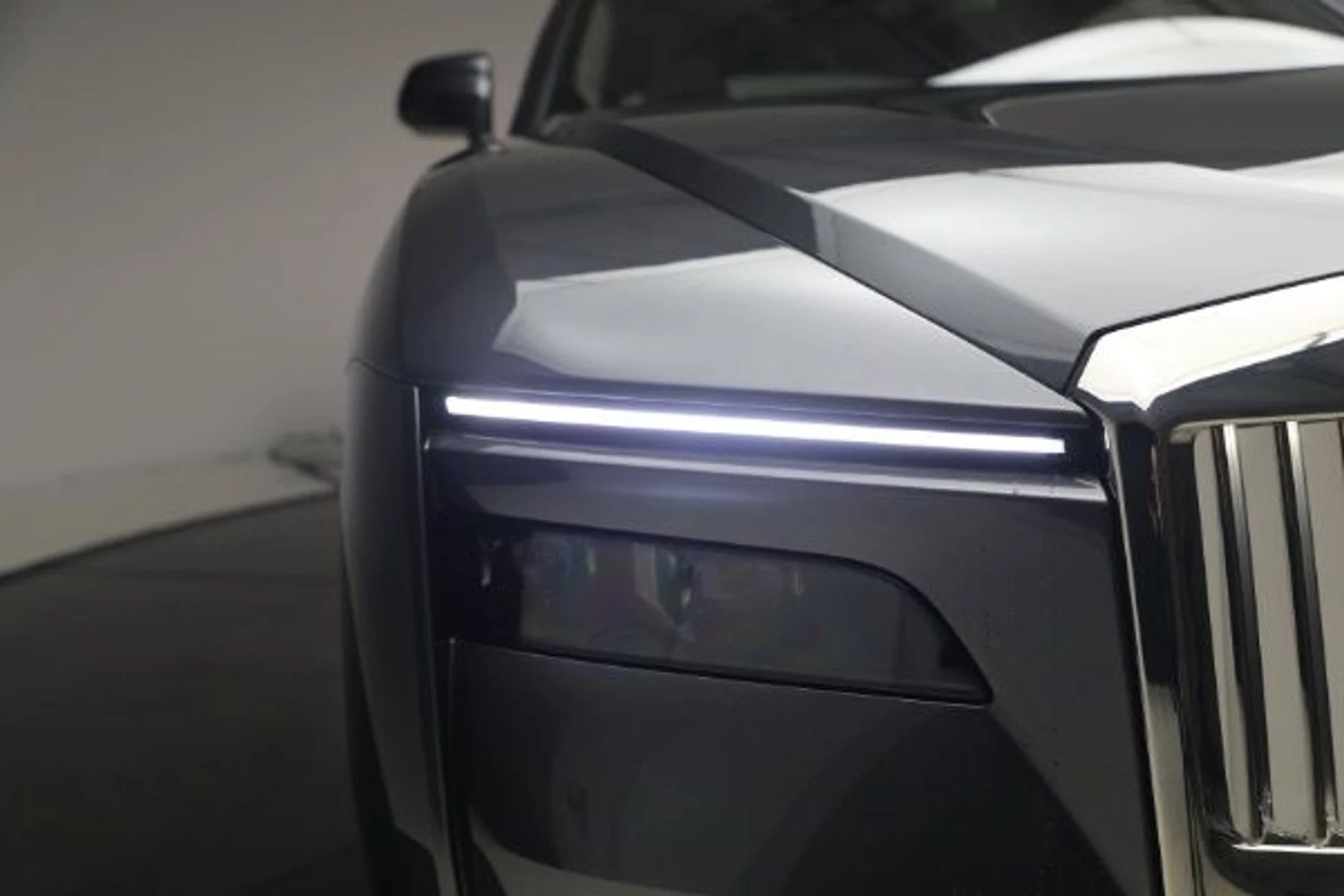 mph015_1081935821_Used_2024_Rolls_Royce_Spectre_de738dedb4