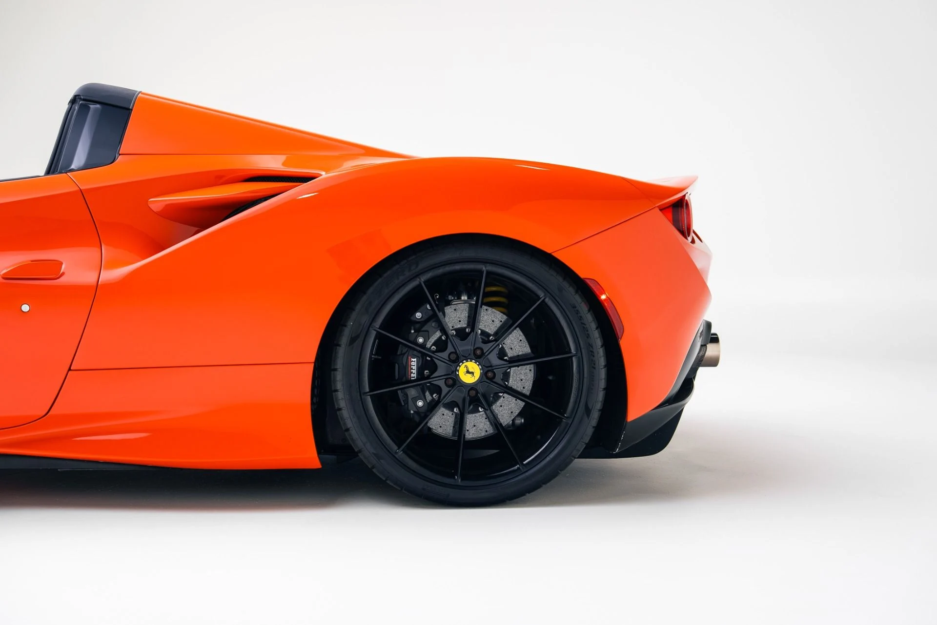 mph015_1082078911_Used_2022_Ferrari_F8_Spider_1766089321_ad491bd3d6