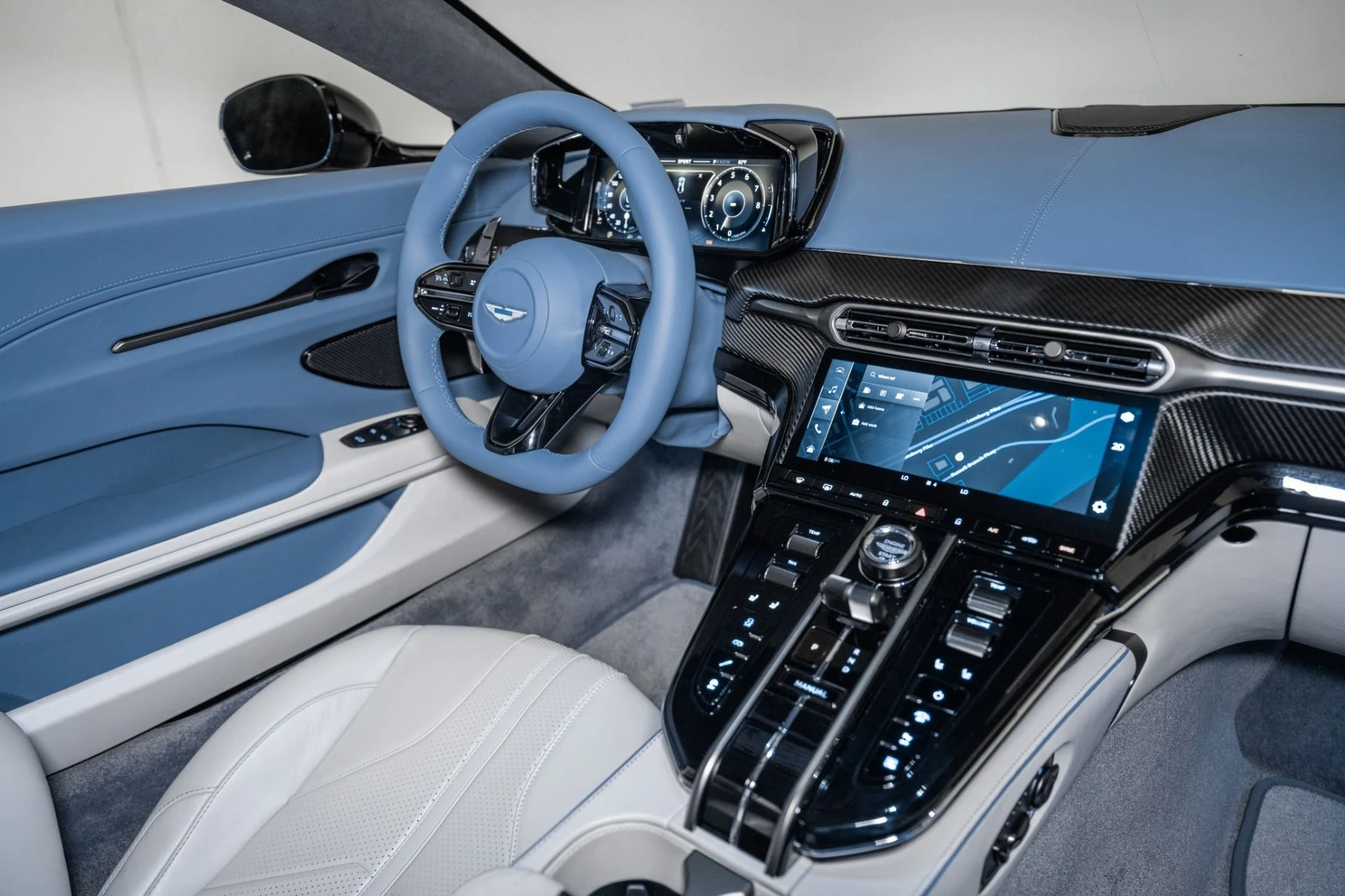 mph015_1082266812_New_2026_ASTON_MARTIN_VANTAGE_1759240597_5a3e309490