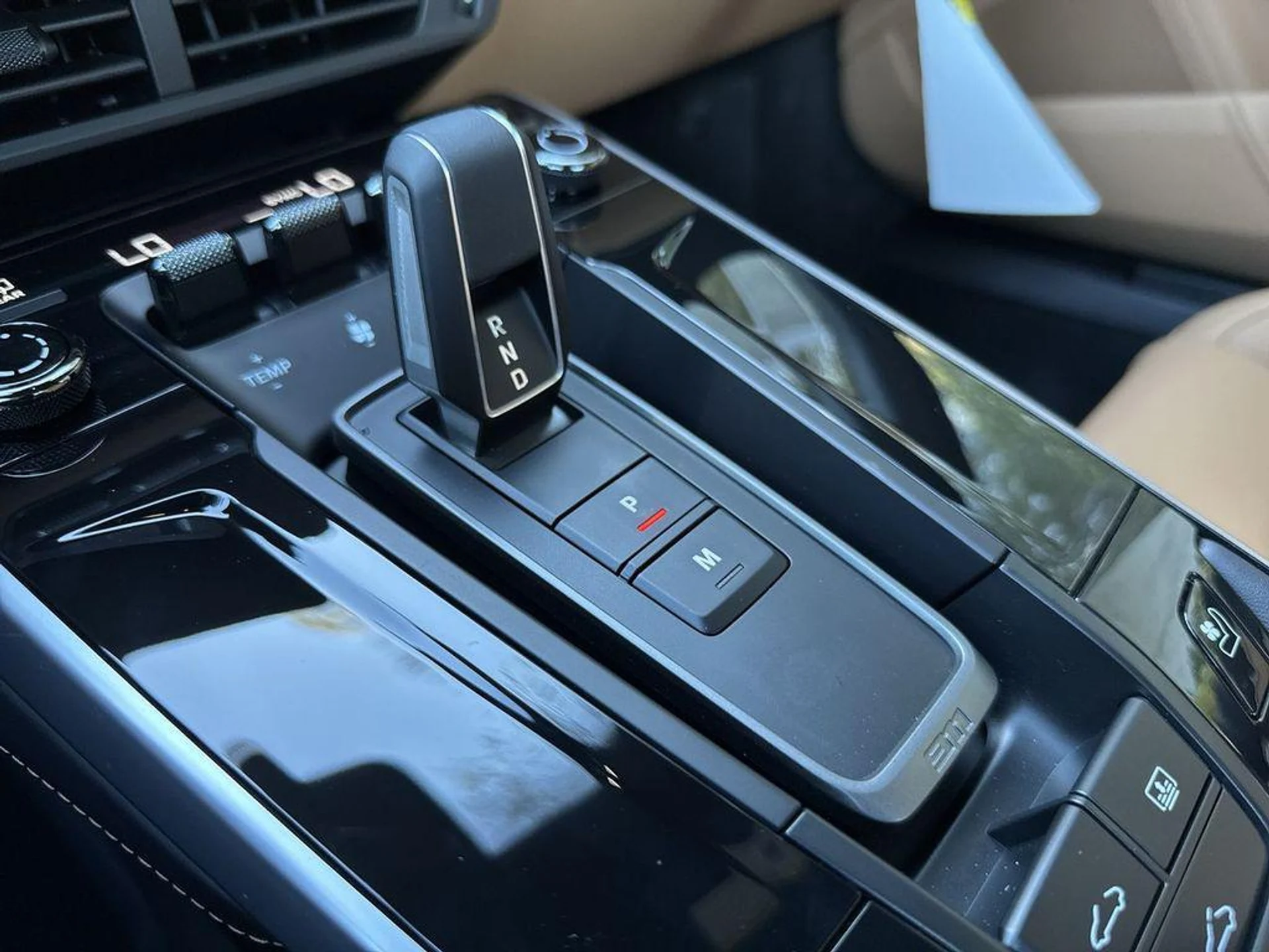 mph015_1084100231_m_FI_1_Bjb_K6ms_T_Dnp9x_G_Gz_P_Hsng0_355f5c4873