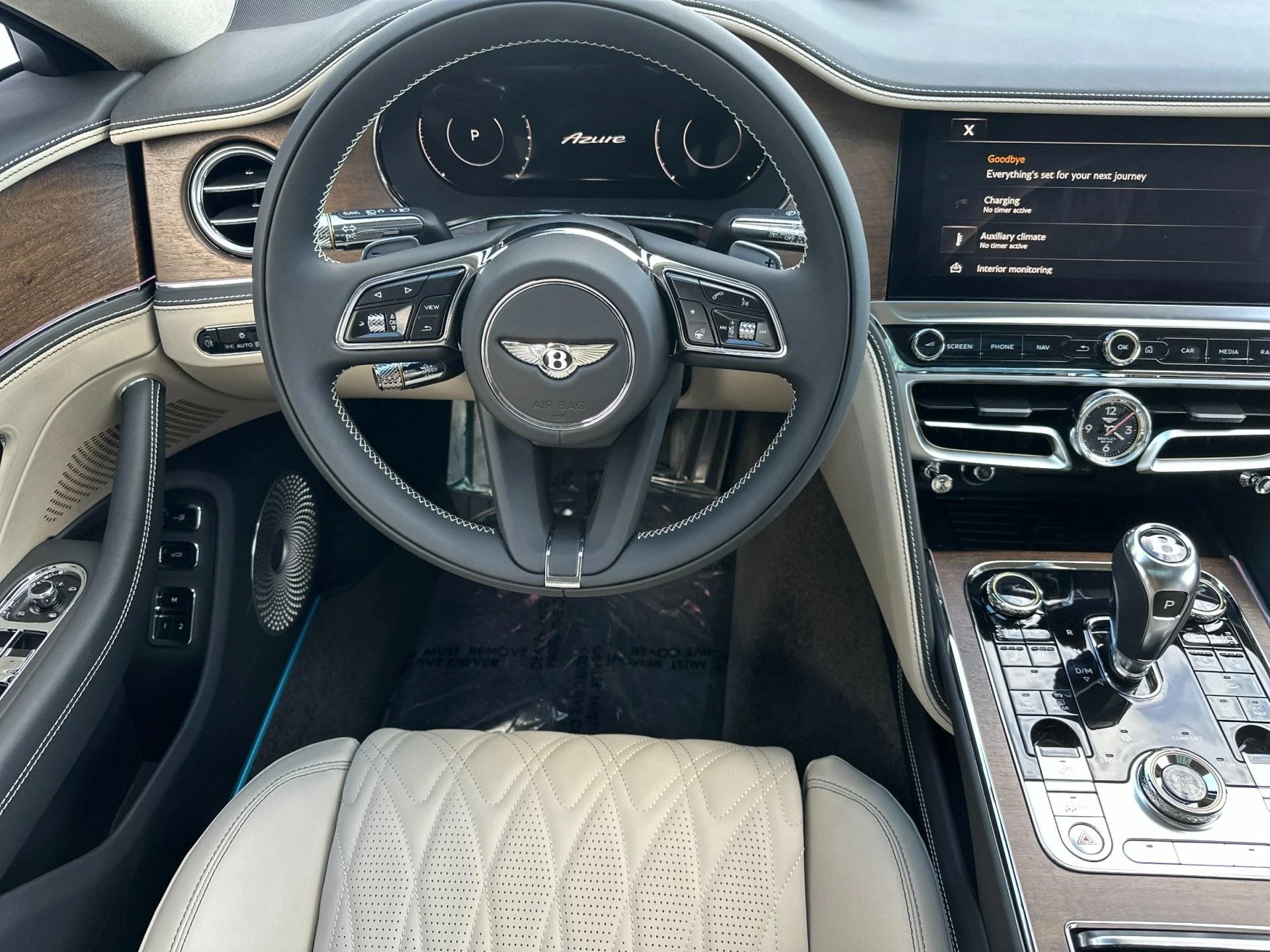 mph015_1084957529_New_2026_Bentley_Flying_Spur_1760604620_9900501c32