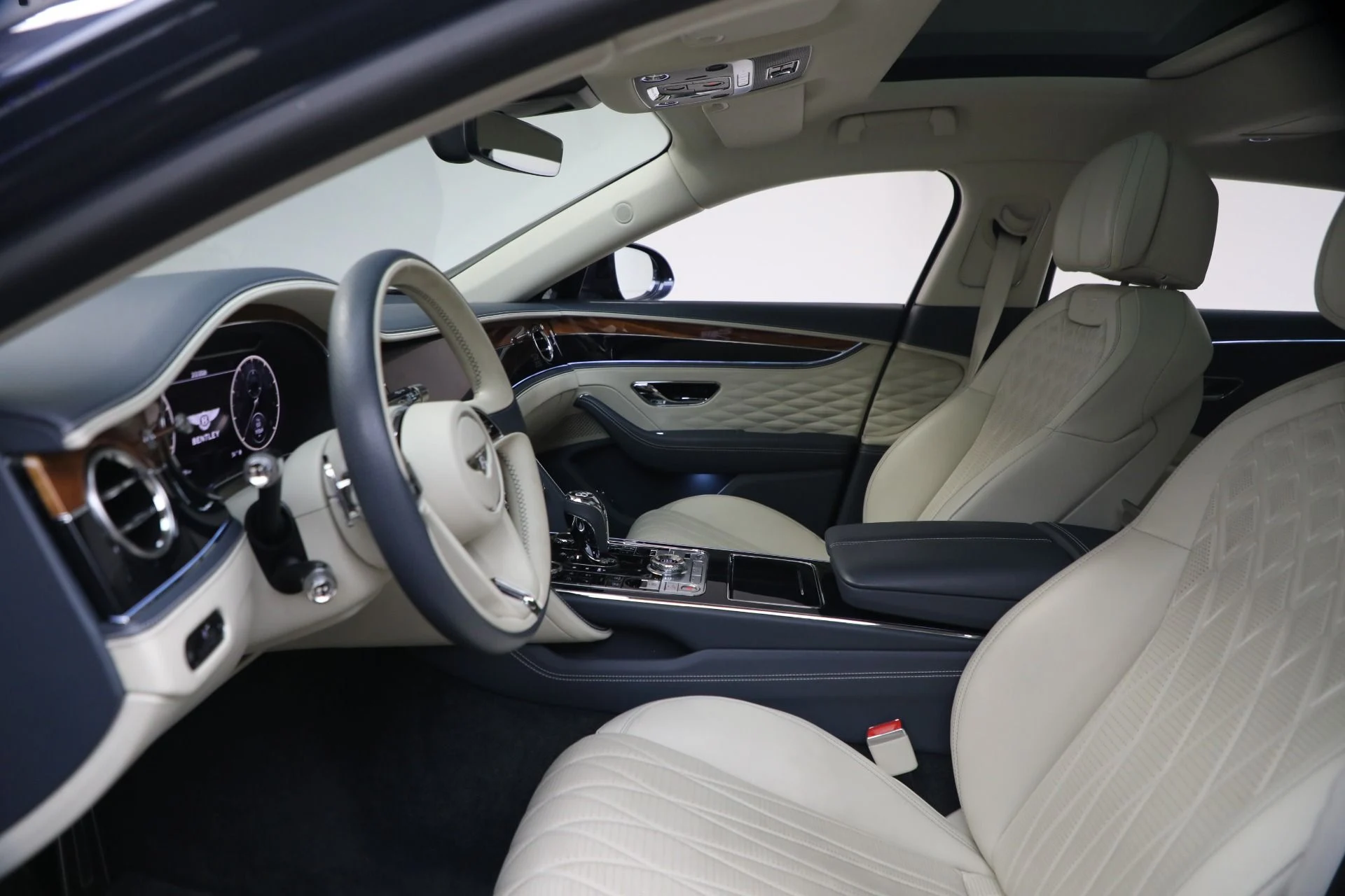 mph015_108987268_Used_2020_Bentley_Flying_Spur_W12_1770077960_83bf3f45a7