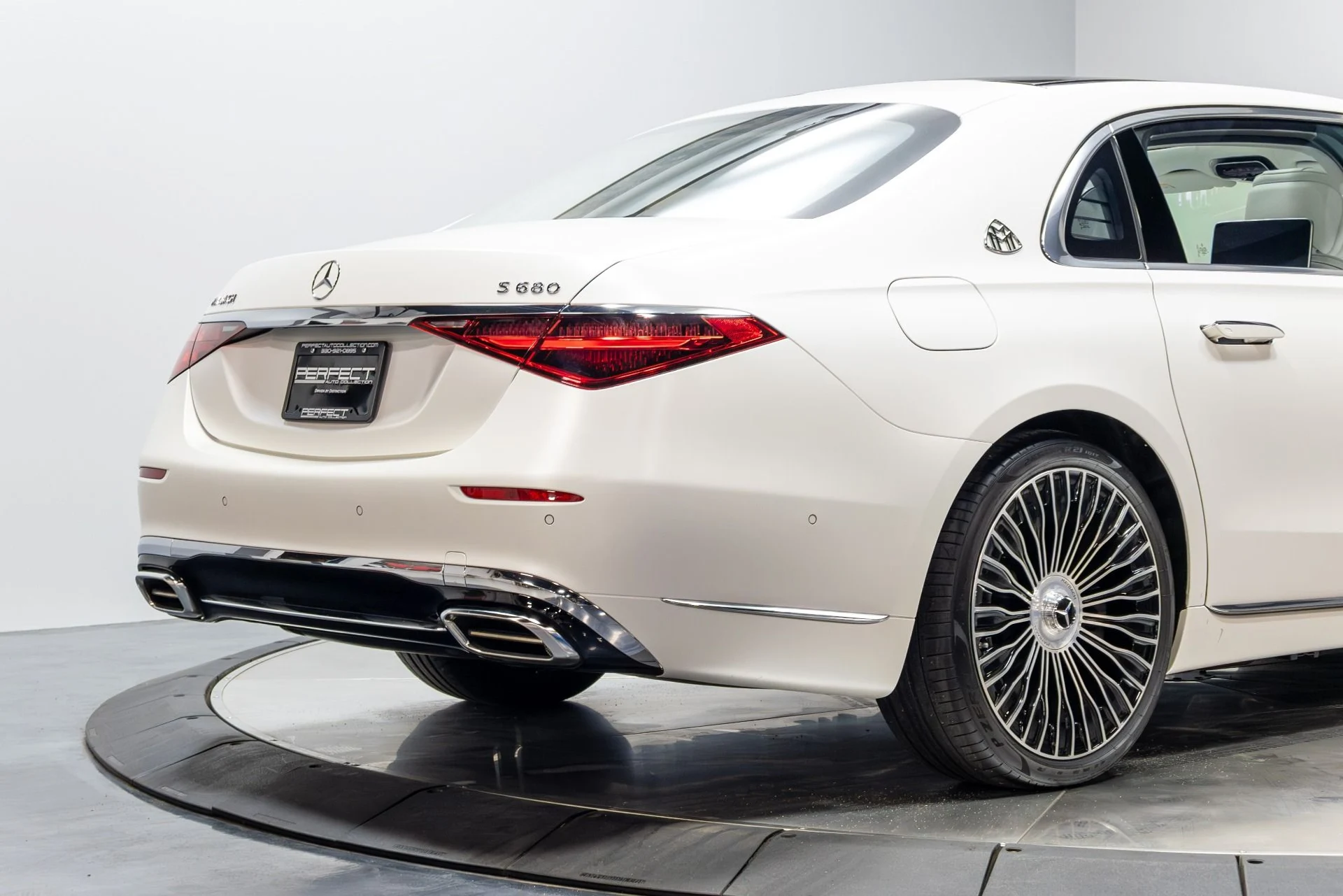 mph015_1095782078_Used_2023_Mercedes_Benz_S_Class_Maybach_S_680_4_MATIC_1776091551_35ee75af63