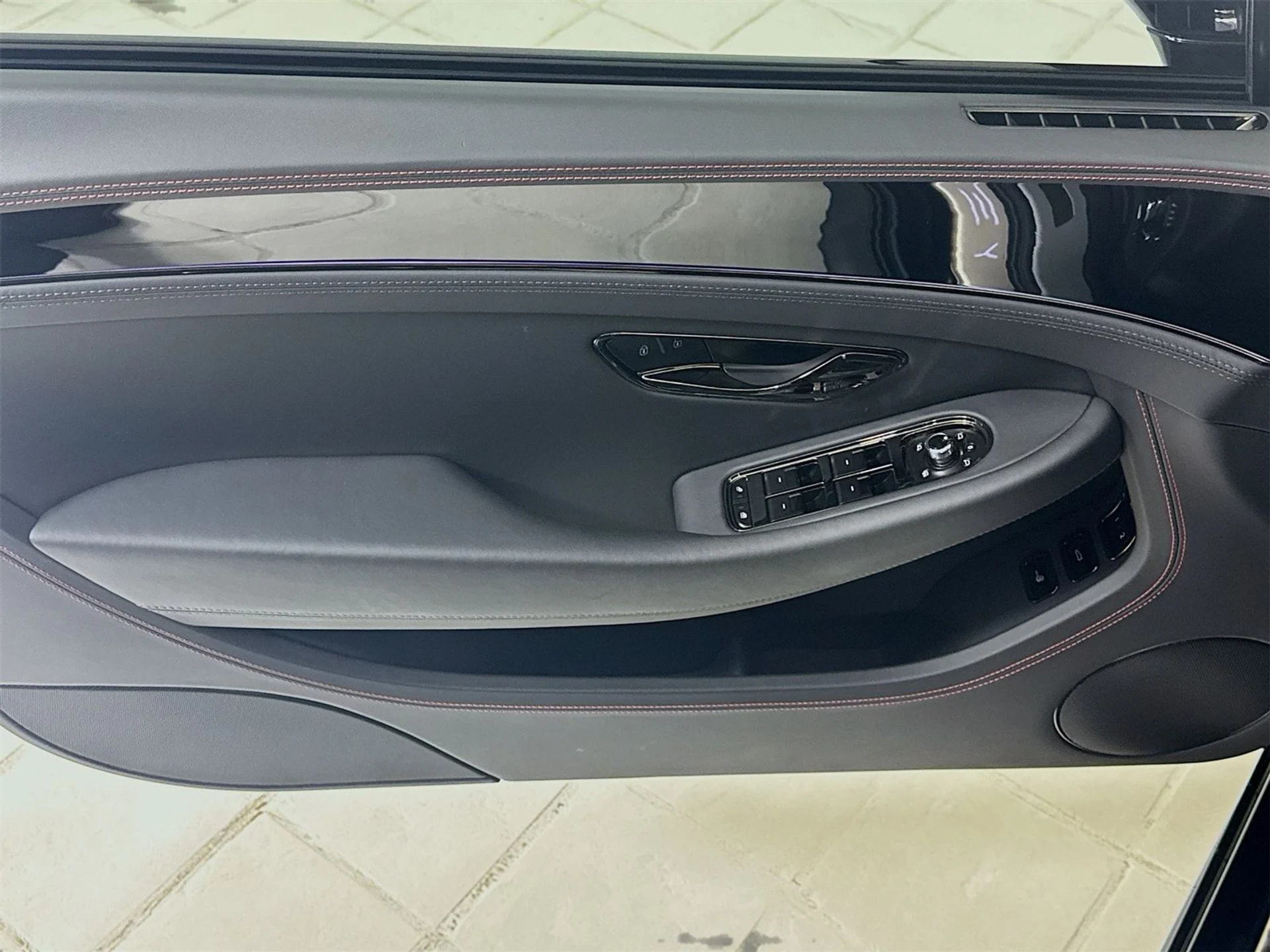 mph015_1100637651_78e069fd90e9663313f30de3d7fc88cdx_8a30a8c35d