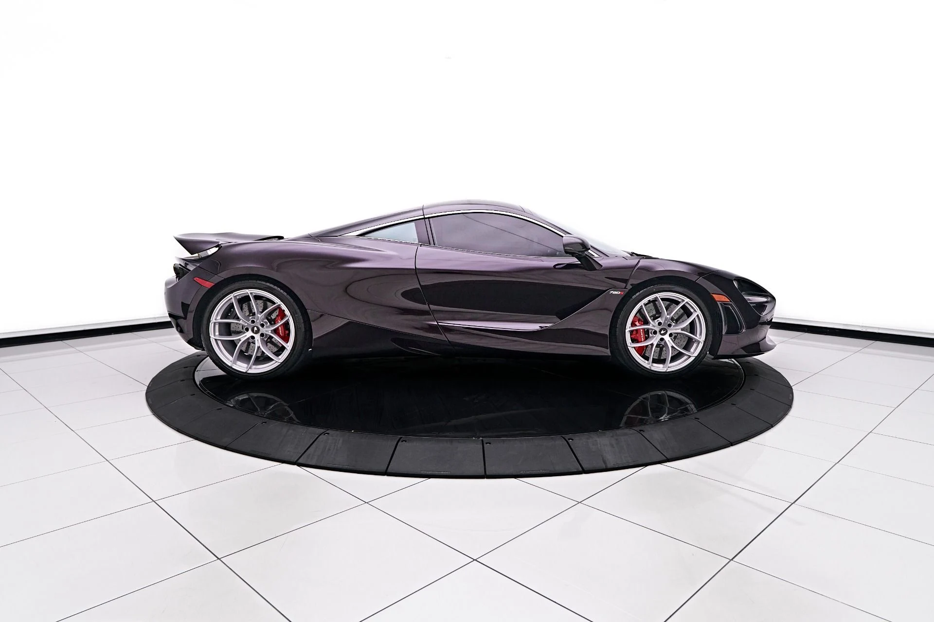 mph015_1101640439_Used_2018_Mc_Laren_720_S_Luxury_1748051747_c8b45a3e64