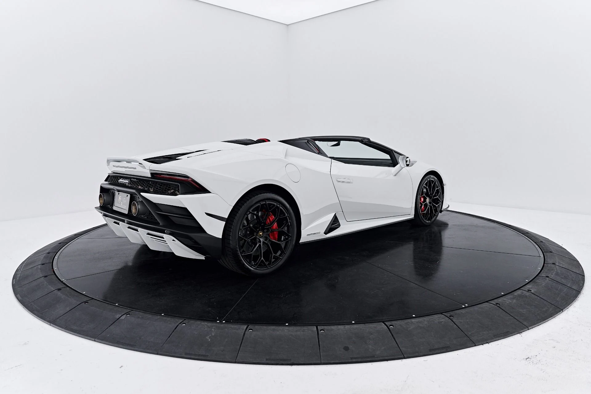 mph015_1105533103_Used_2024_Lamborghini_Huracan_EVO_Base_1791337074_3991240f5e