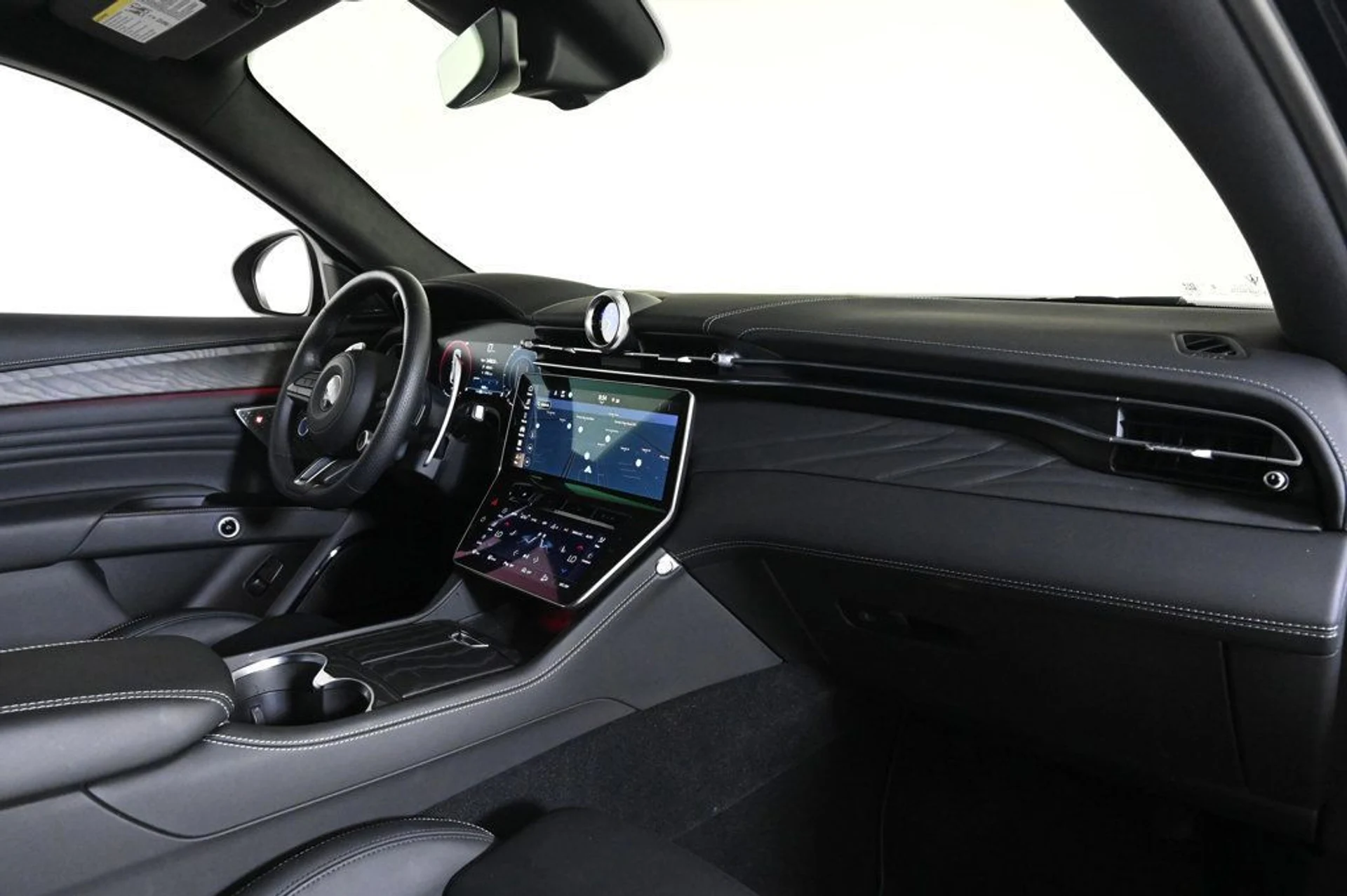 mph015_110873668_used_2025_maserati_grecale_modena_11350_22967674_15_1024_f6bc4f28f0