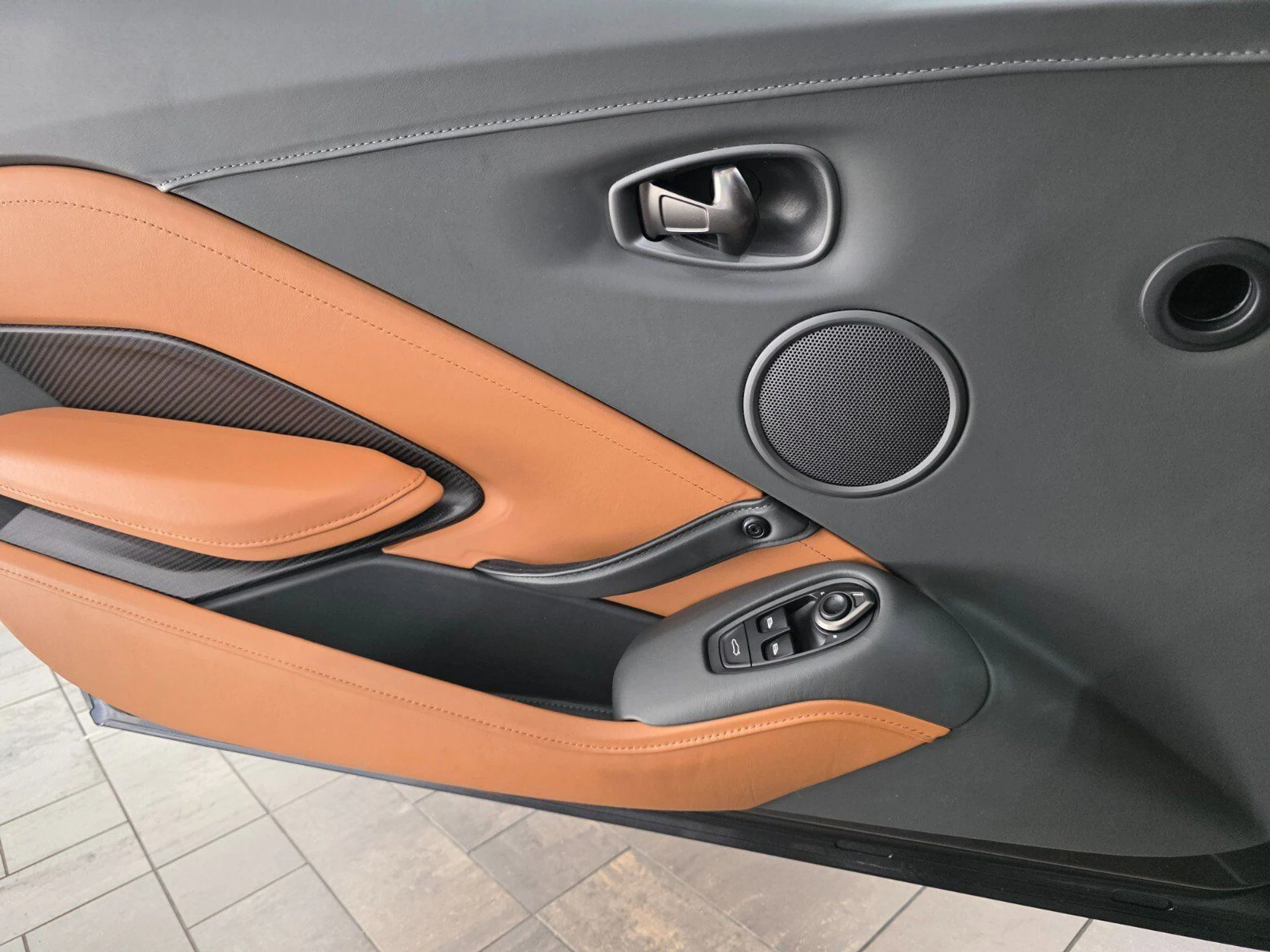 mph015_1108973358_8b8fd367f6e764b178e125048802e9eb_933b72d516