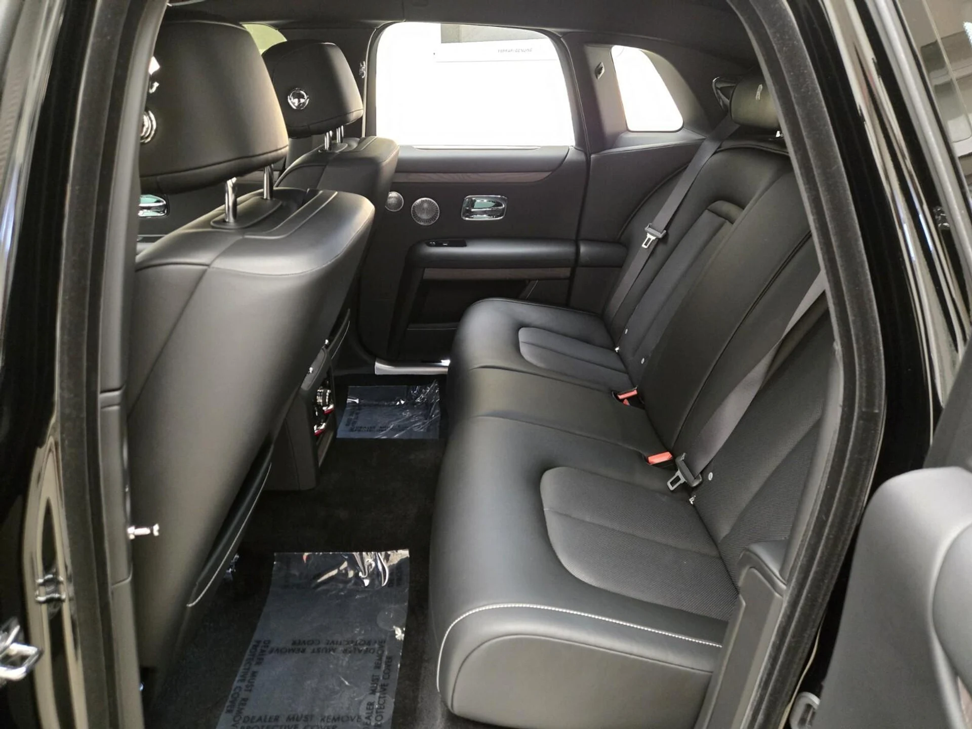 mph015_1111518947_Used_2025_Rolls_Royce_Ghost_1777356182_1cde5cb28b