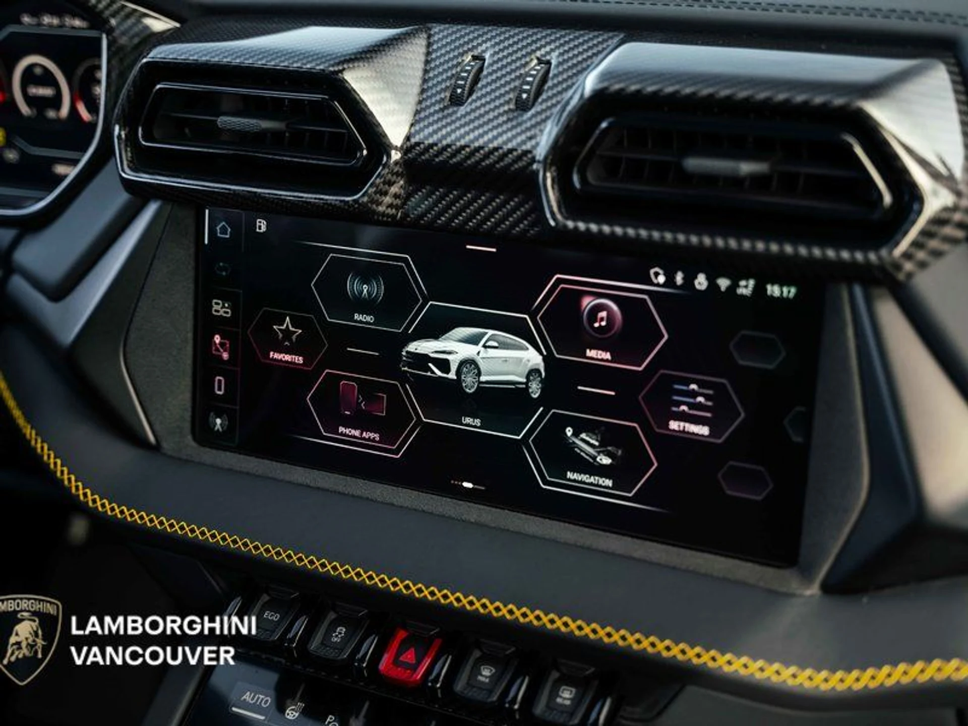 mph015_1116177394_38887415_02815_2026_lamborghini_urus_016_2d466d3bb8