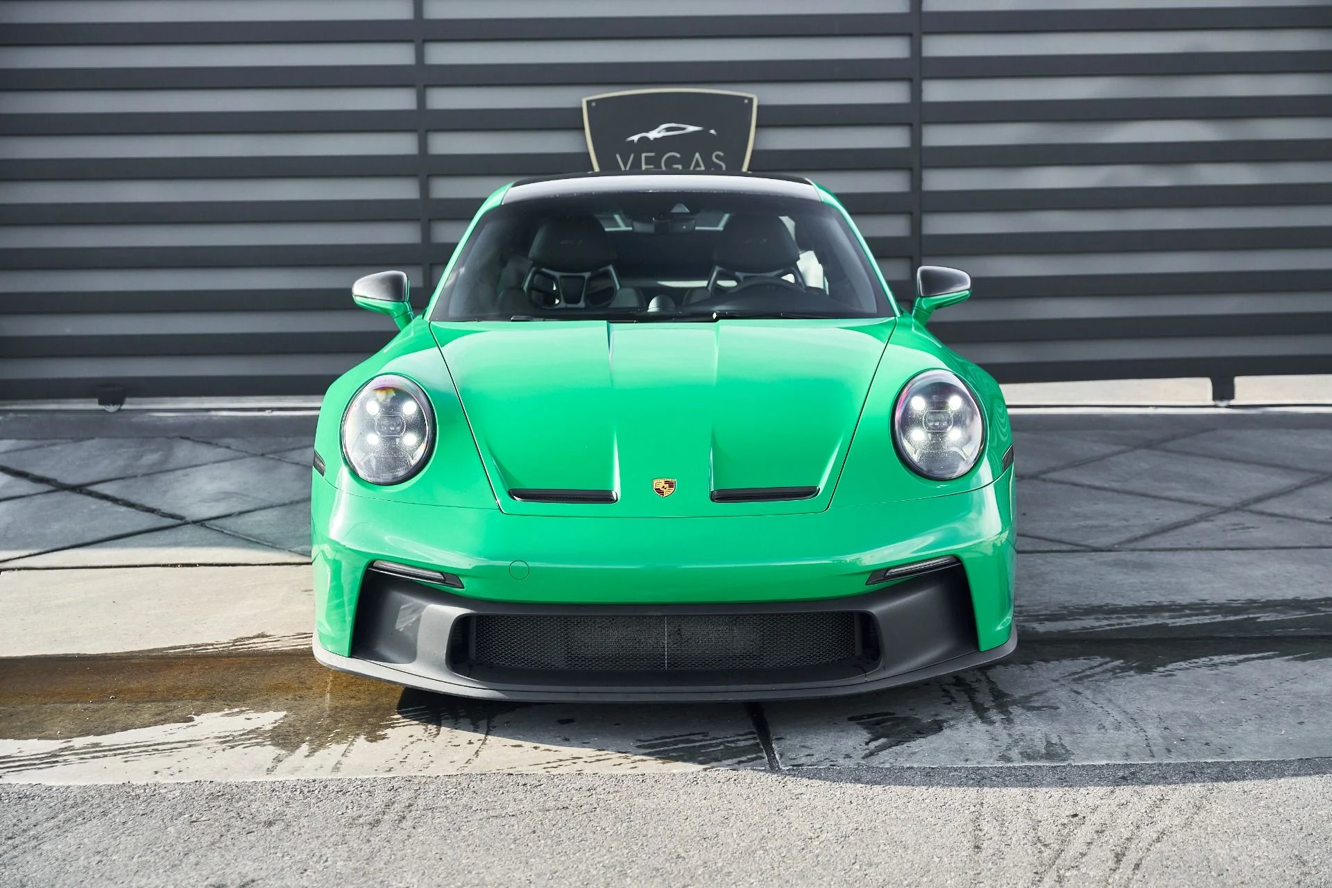 mph015_1118399423_Used_2023_Porsche_911_GT_3_1767403894_3bf2e9e73a