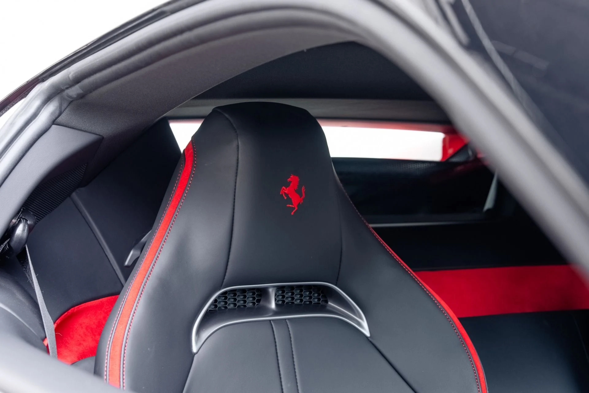 mph015_1123451013_Used_2023_Ferrari_SF_90_Stradale_1773856077_c101424cea