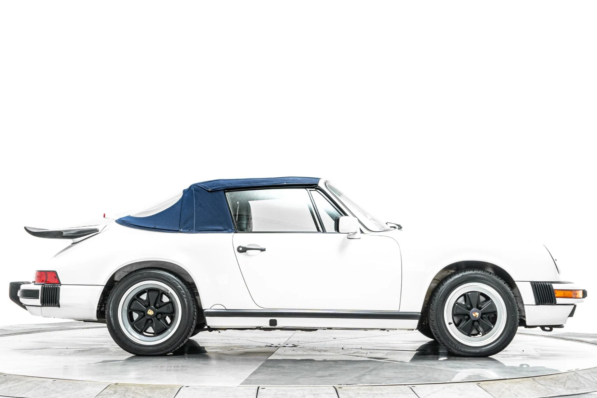 mph015_1128448373_Used_1989_Porsche_911_Carrera_1788213145_64e682a033