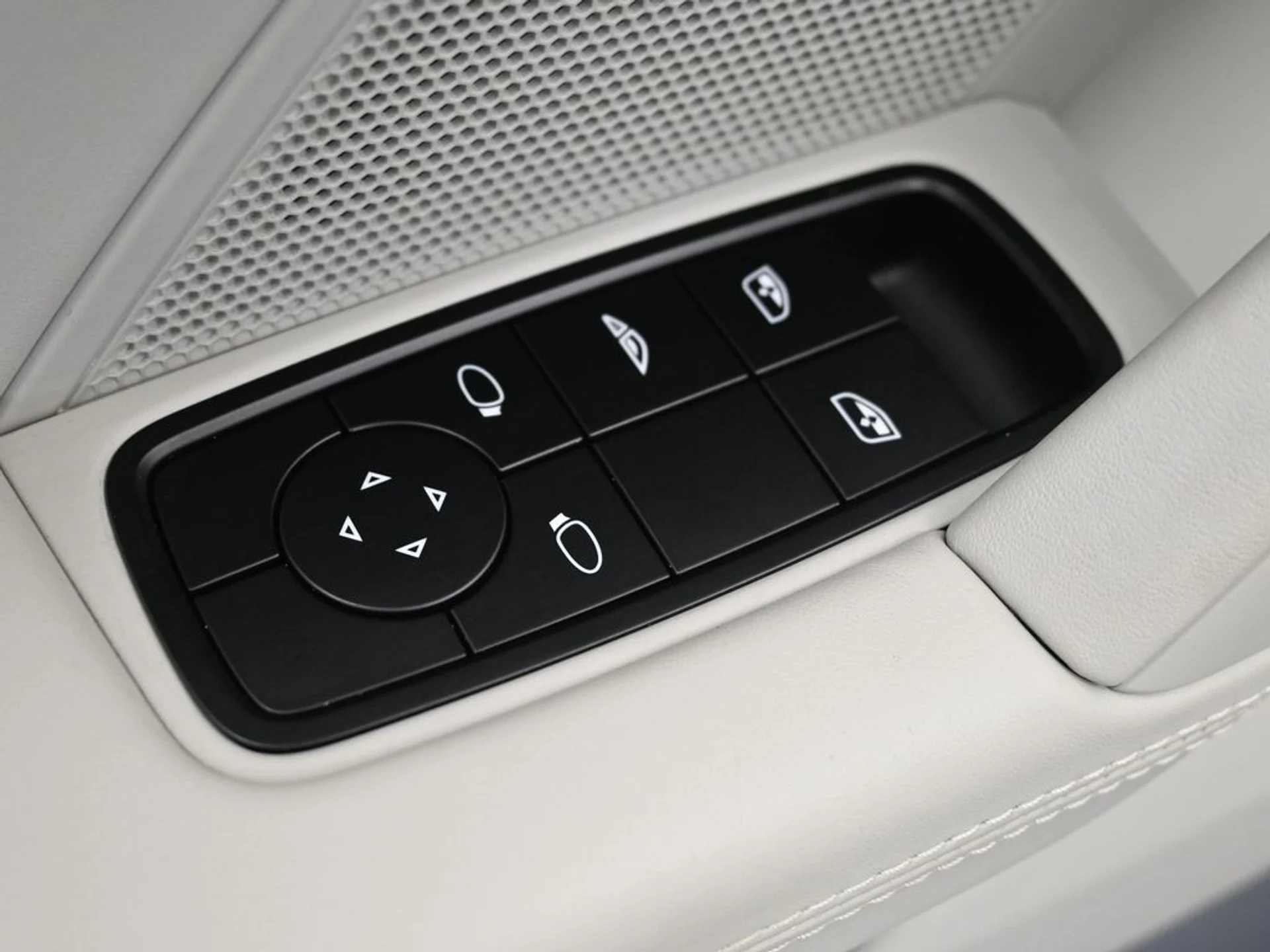 mph015_1128899526_f4cd0f387c05a8b3ba14037e92ff0e2ax_2641d85853