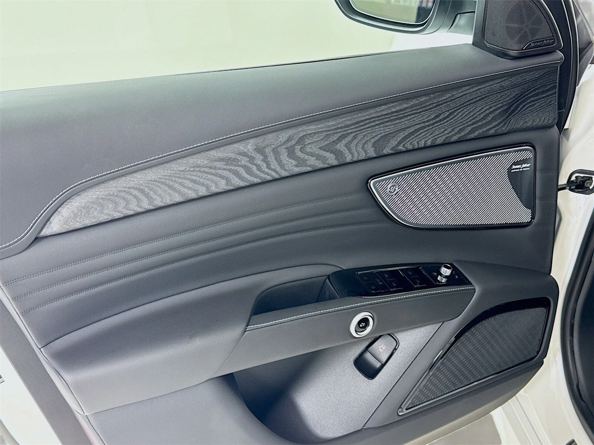 mph015_1131597494_6b155350431eecf7d89f1bd5387a50c9x_2aed3da062