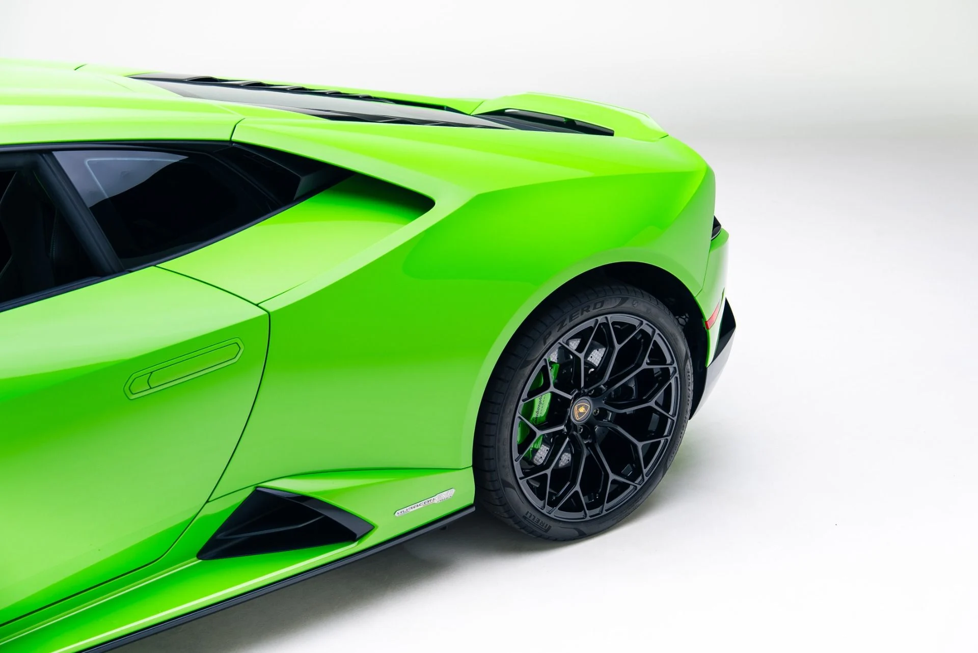 mph015_1137619207_Used_2023_Lamborghini_Huracan_EVO_1765473040_c93591d4f0