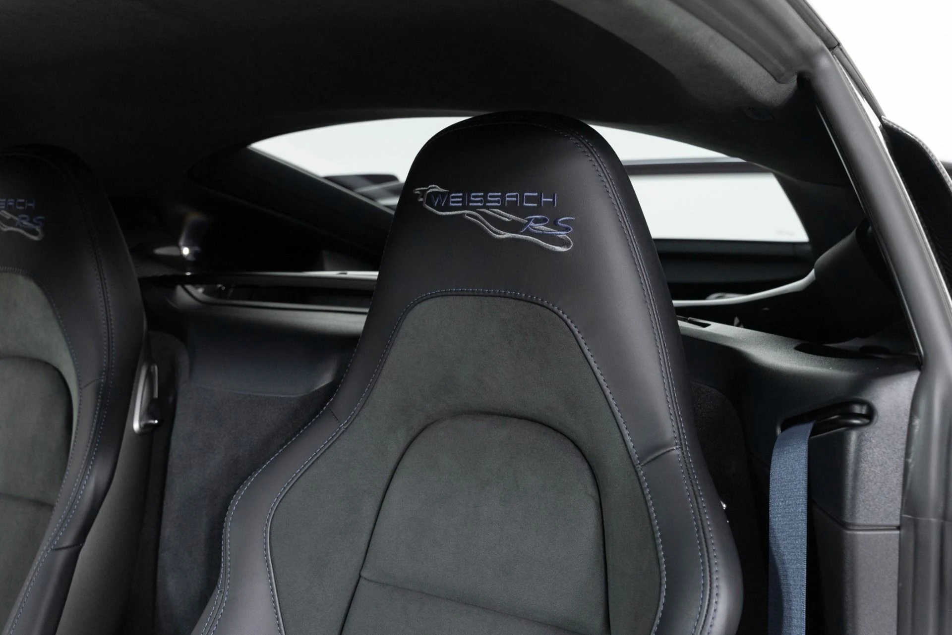 mph015_1141137164_Used_2024_Porsche_718_Cayman_GT_4_RS_1756417607_c68c950571
