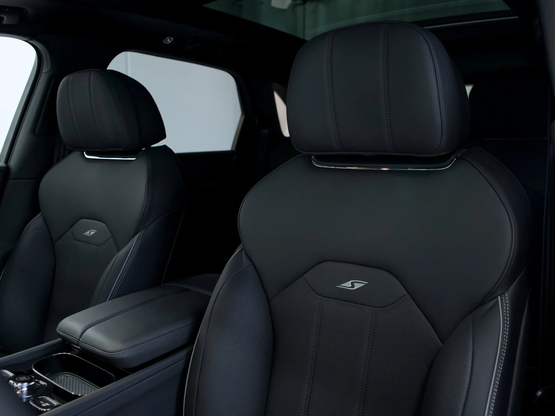 mph015_114276612_3e7436c0db7d4f759b3f7e80d6bfd73a_7f1a49a41d