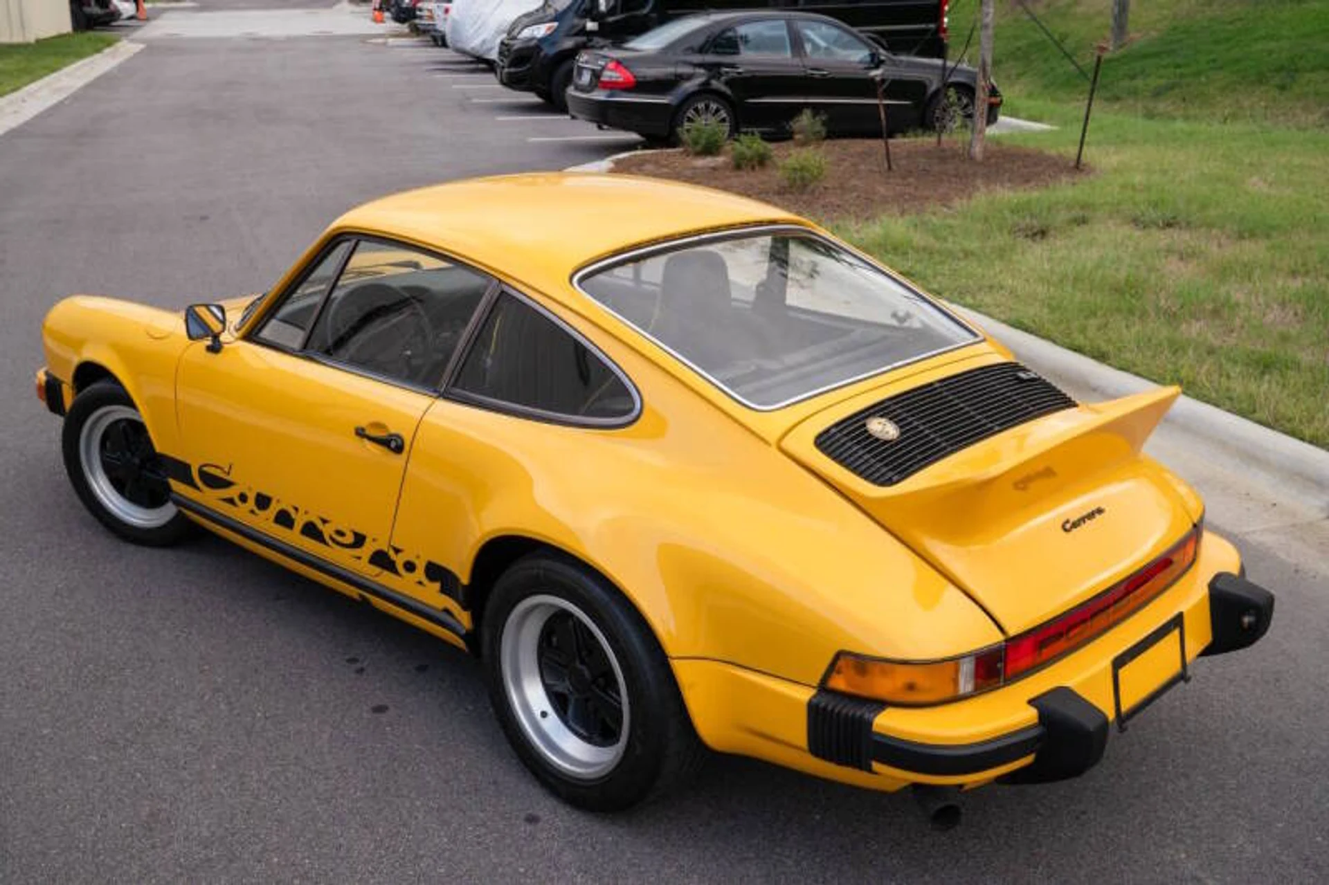 mph015_1145269063_1976_porsche_911_carrera_coupe_911_carrera_coupe_9468fd3395