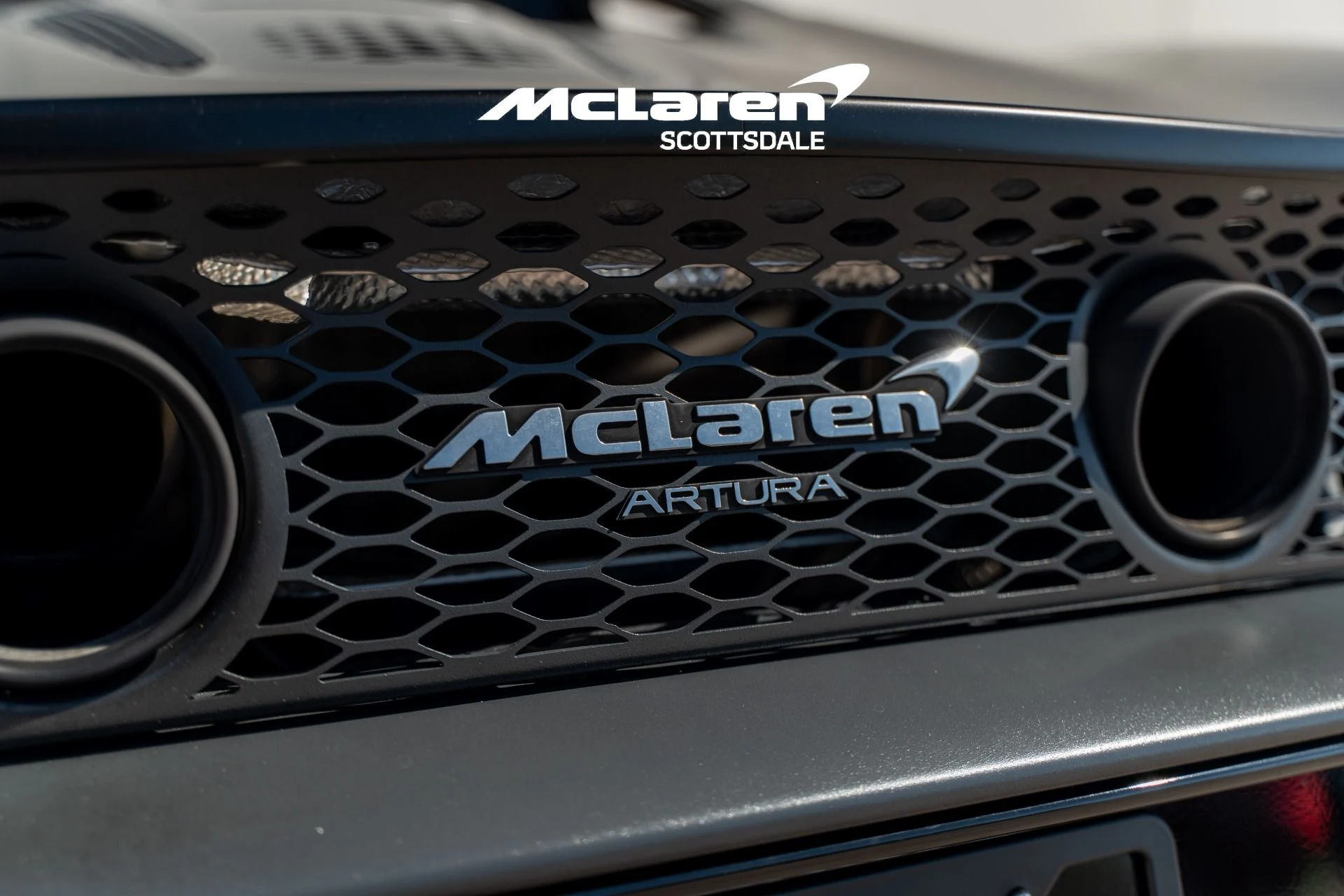 mph015_1145549364_Used_2024_MCLAREN_ARTURA_1757647464_b8b608a4d7