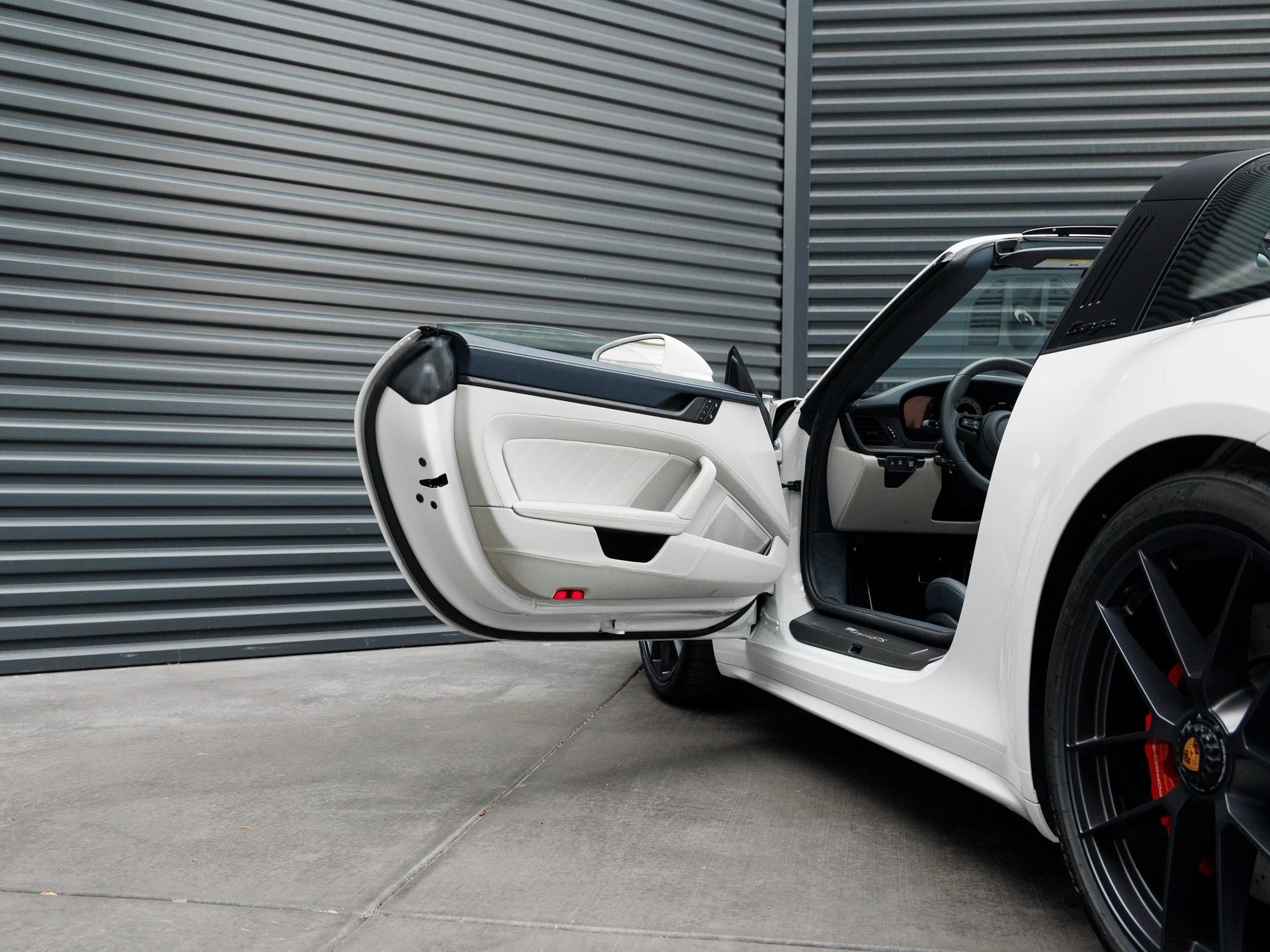 mph015_1153937675_16_f284328950