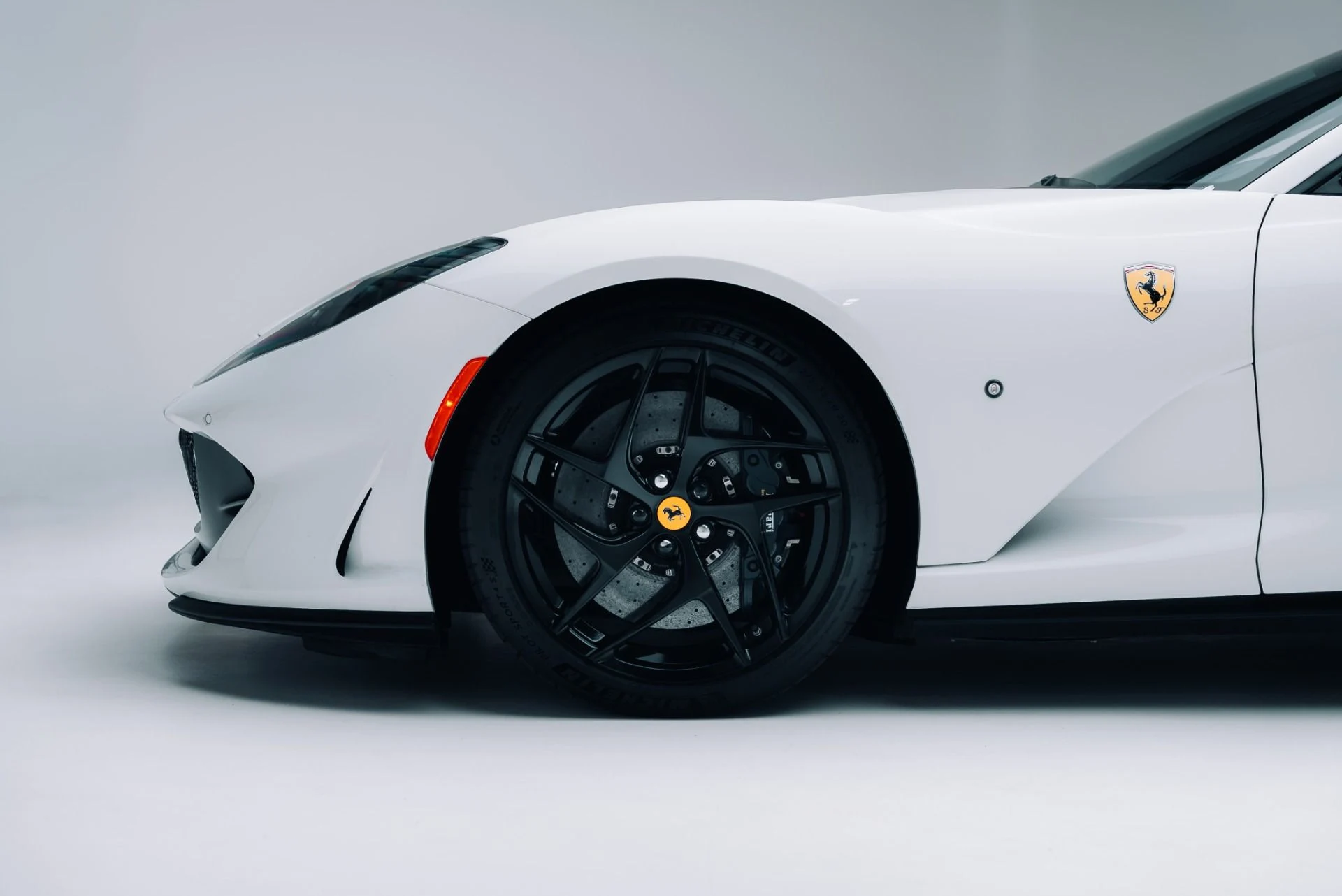 mph015_1154245101_Used_2019_Ferrari_812_Superfast_1762893605_00187d2bd9