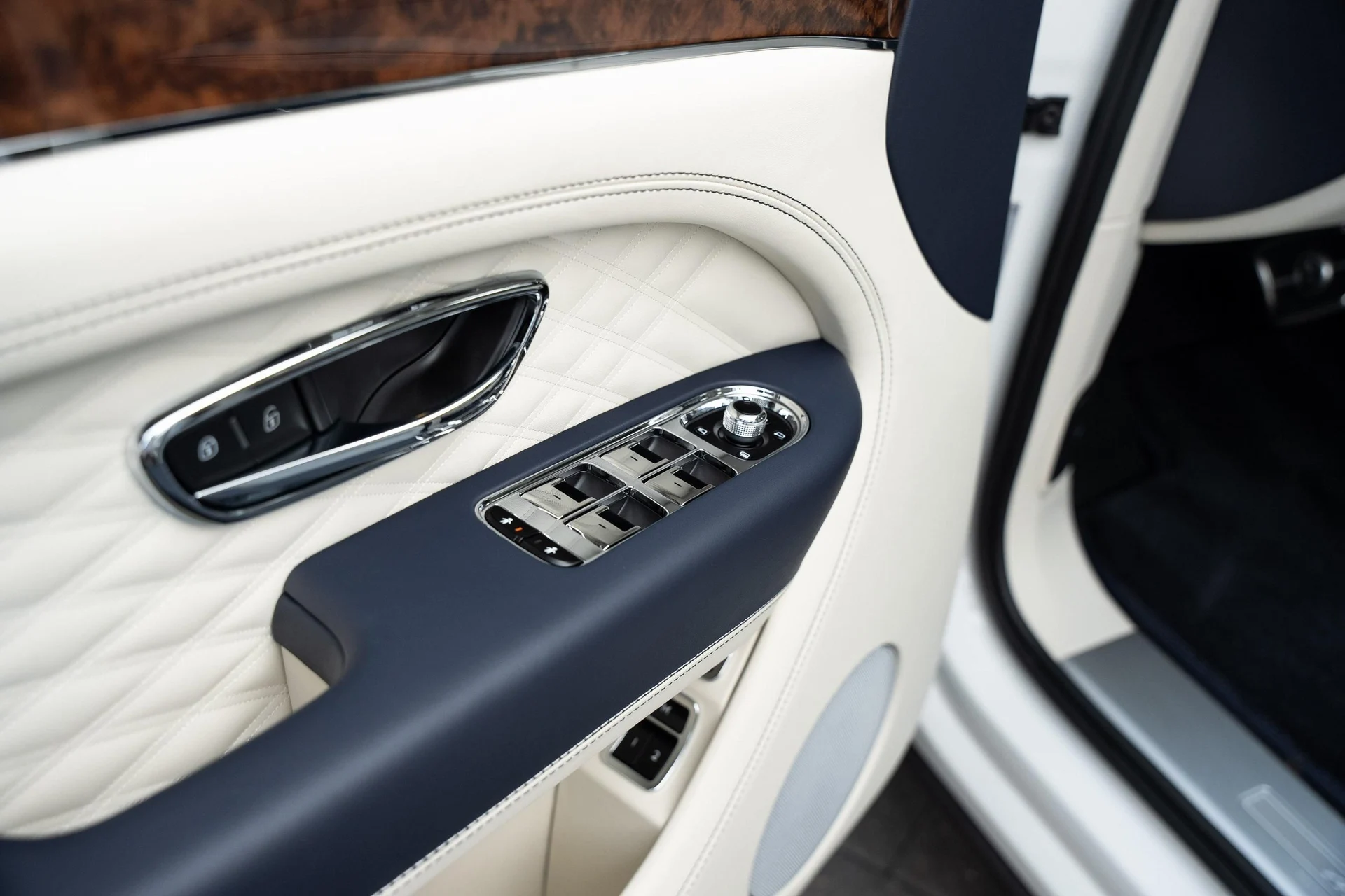 mph015_1154641736_389622358_677365452b7a94b33fd41a52_65aaae1129